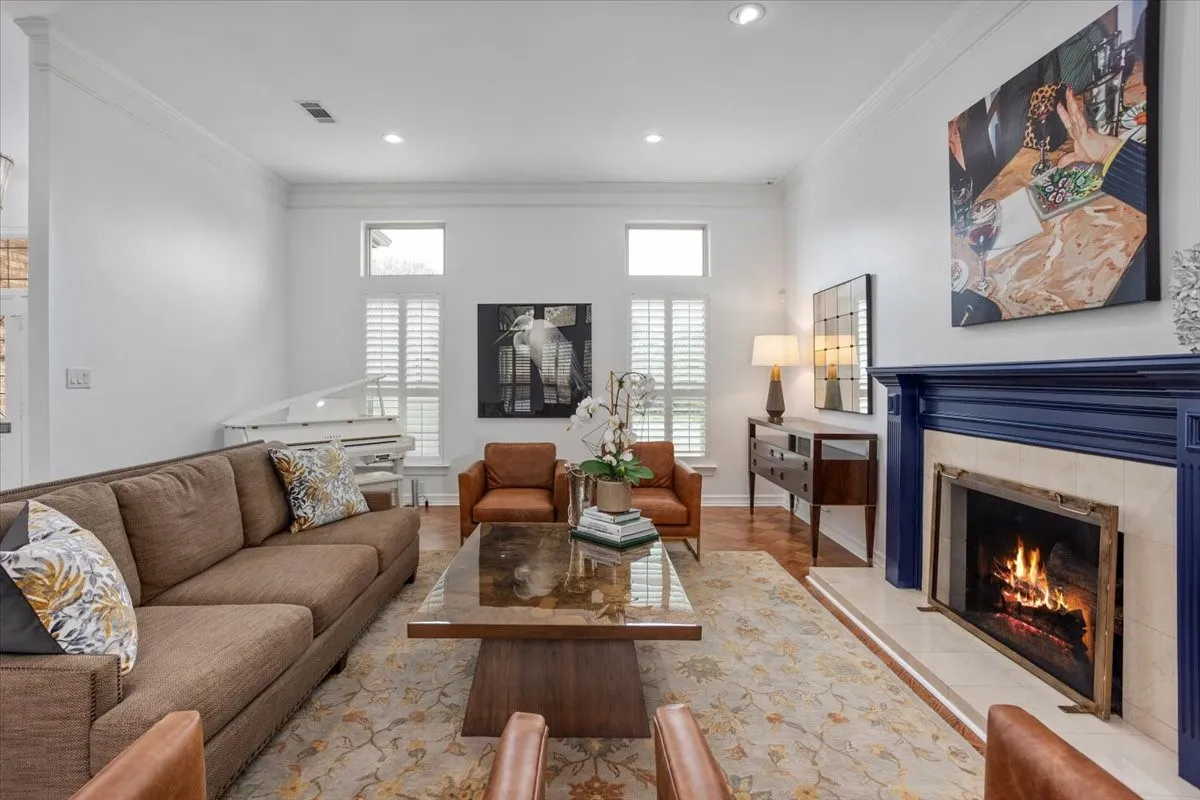 Single Family Residence For Sale in Tarrant County , 804 Roaring Springs Road, Fort Worth, Texas 76114, 3 Bedroom, 4 Bathroom, 2 Garage spaces, 3,532 Sqft, built in 1984, mls#21273334, Real Estate Agent in Fort Worth, Homes For Sale in Tarrant county, Homes For Sale in Fort Worth, Realtor in Fort Worth Texas, Real Estate Brokerage Independent Realty Texas, Luminita Cordes Realtor