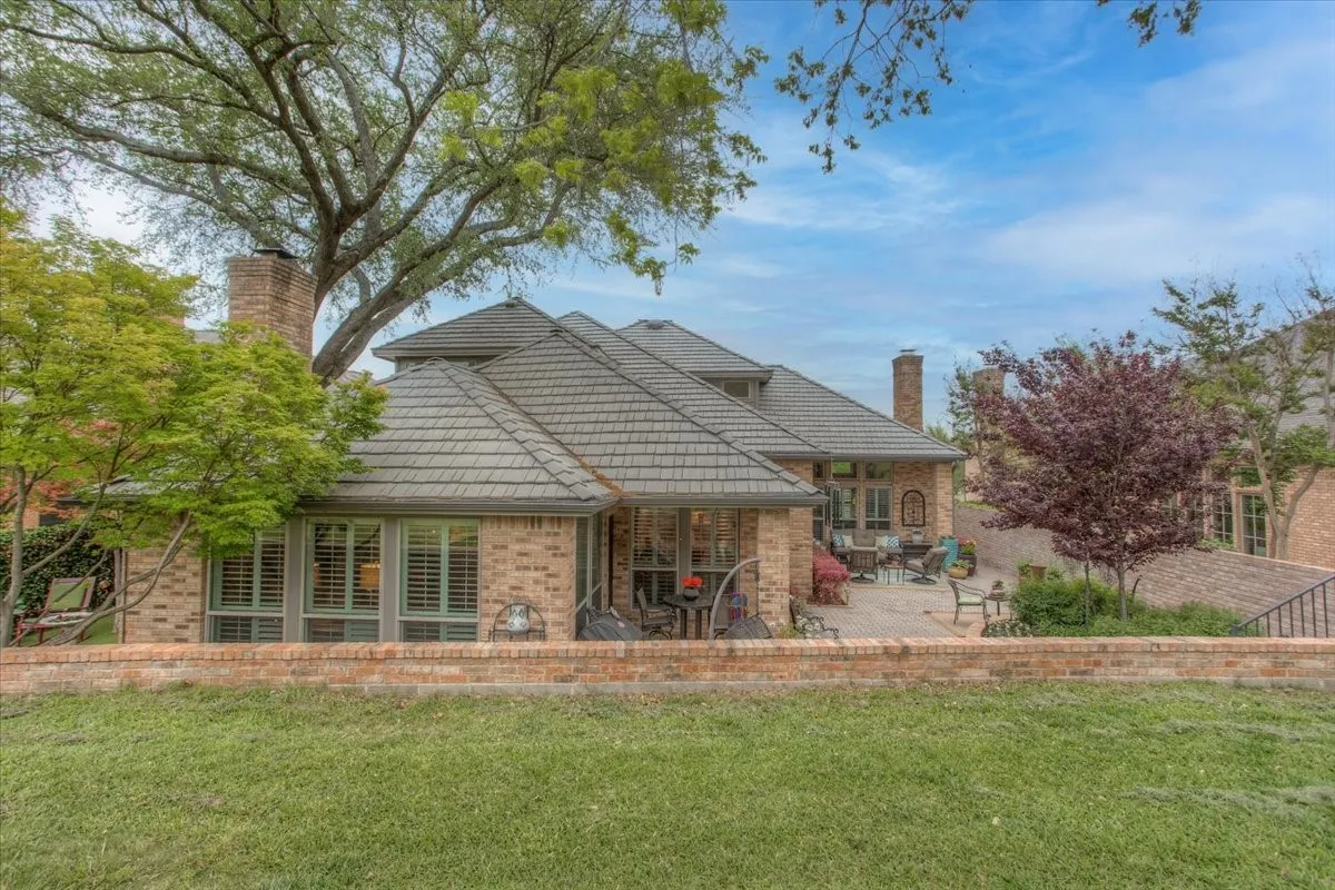 Single Family Residence For Sale in Tarrant County , 804 Roaring Springs Road, Fort Worth, Texas 76114, 3 Bedroom, 4 Bathroom, 2 Garage spaces, 3,532 Sqft, built in 1984, mls#21273334, Real Estate Agent in Fort Worth, Homes For Sale in Tarrant county, Homes For Sale in Fort Worth, Realtor in Fort Worth Texas, Real Estate Brokerage Independent Realty Texas, Luminita Cordes Realtor