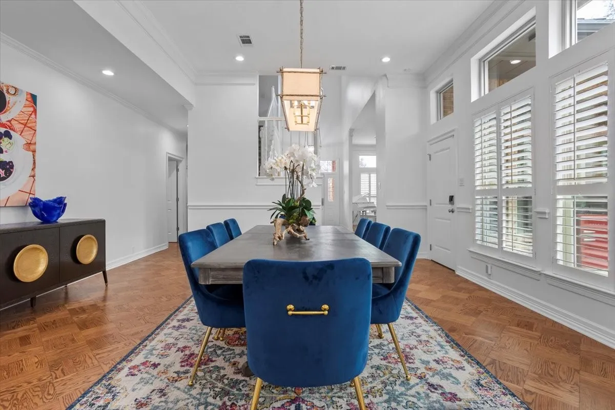 Single Family Residence For Sale in Tarrant County , 804 Roaring Springs Road, Fort Worth, Texas 76114, 3 Bedroom, 4 Bathroom, 2 Garage spaces, 3,532 Sqft, built in 1984, mls#21273334, Real Estate Agent in Fort Worth, Homes For Sale in Tarrant county, Homes For Sale in Fort Worth, Realtor in Fort Worth Texas, Real Estate Brokerage Independent Realty Texas, Luminita Cordes Realtor