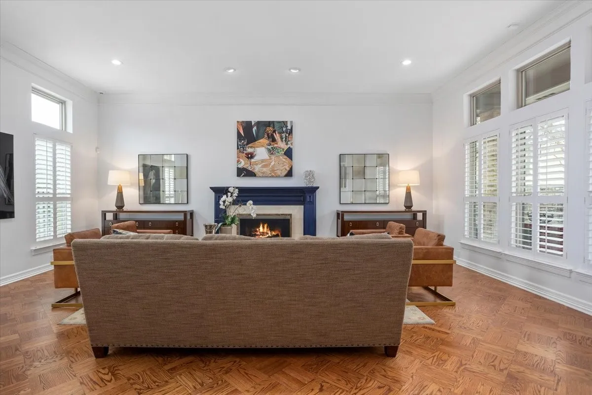 Single Family Residence For Sale in Tarrant County , 804 Roaring Springs Road, Fort Worth, Texas 76114, 3 Bedroom, 4 Bathroom, 2 Garage spaces, 3,532 Sqft, built in 1984, mls#21273334, Real Estate Agent in Fort Worth, Homes For Sale in Tarrant county, Homes For Sale in Fort Worth, Realtor in Fort Worth Texas, Real Estate Brokerage Independent Realty Texas, Luminita Cordes Realtor