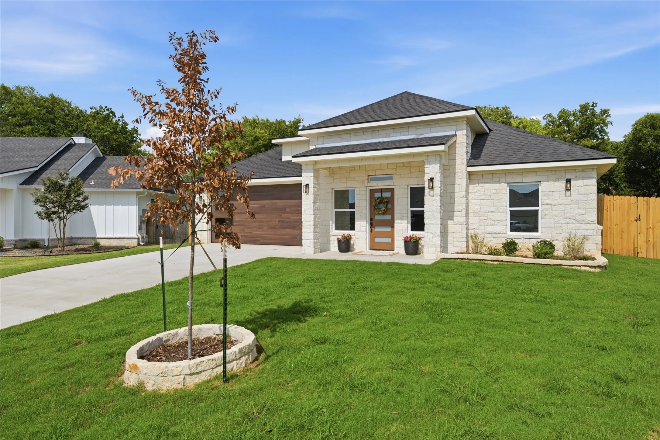 Single Family Residence For Sale in Mc Lennan County , 9912 Durango Trail, Waco, Texas 76712, 3 Bedroom, 3 Bathroom, 2 Garage spaces, 1,979 Sqft, built in 2026, mls#21277992, Real Estate Agent in Waco, Homes For Sale in Mc Lennan county, Homes For Sale in Waco, Realtor in Waco Texas, Real Estate Brokerage Independent Realty Texas, Luminita Cordes Realtor