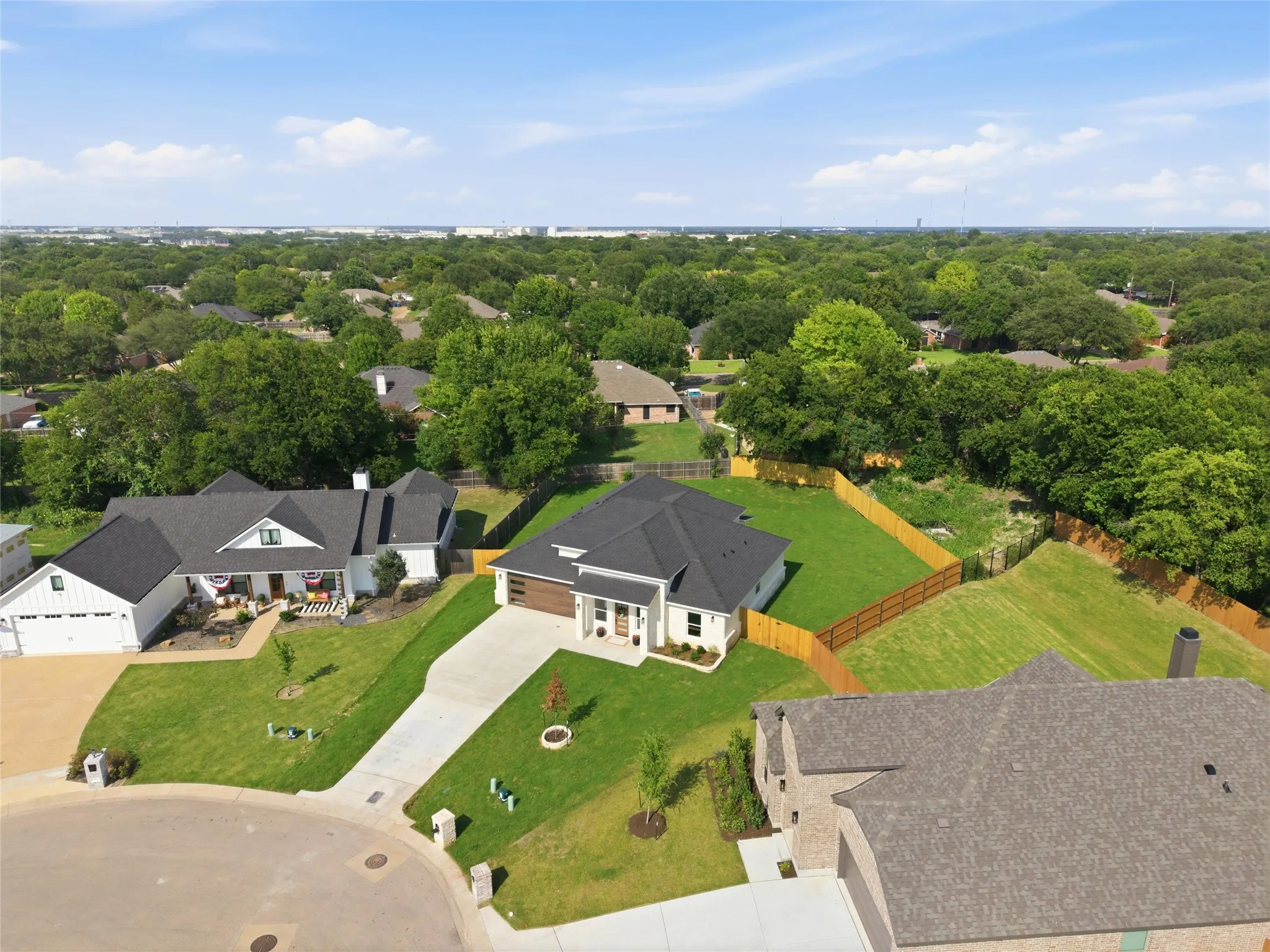 Single Family Residence For Sale in Mc Lennan County , 9912 Durango Trail, Waco, Texas 76712, 3 Bedroom, 3 Bathroom, 2 Garage spaces, 1,979 Sqft, built in 2026, mls#21277992, Real Estate Agent in Waco, Homes For Sale in Mc Lennan county, Homes For Sale in Waco, Realtor in Waco Texas, Real Estate Brokerage Independent Realty Texas, Luminita Cordes Realtor