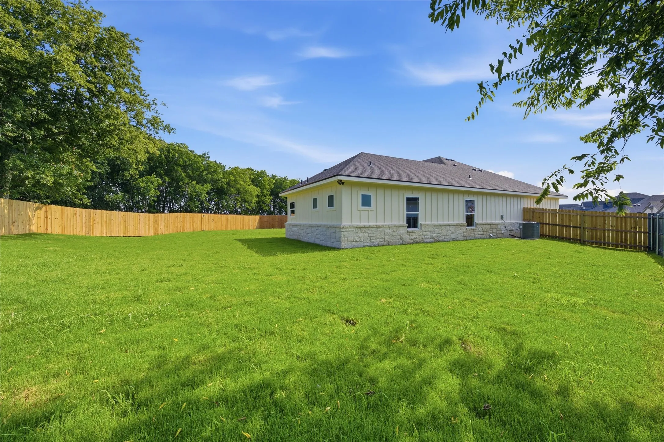 Single Family Residence For Sale in Mc Lennan County , 9912 Durango Trail, Waco, Texas 76712, 3 Bedroom, 3 Bathroom, 2 Garage spaces, 1,979 Sqft, built in 2026, mls#21277992, Real Estate Agent in Waco, Homes For Sale in Mc Lennan county, Homes For Sale in Waco, Realtor in Waco Texas, Real Estate Brokerage Independent Realty Texas, Luminita Cordes Realtor