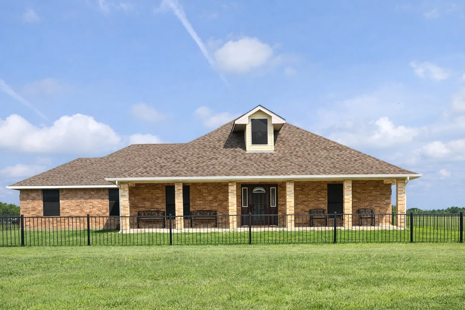 Single Family Residence For Sale in Kaufman County , 9909 County Road 309, Terrell, Texas 75161, 3 Bedrooms, 4 Bathrooms, 4 Garage spaces, 2,099 Sqft, built in 2002, Price $650,000, mls#21272433, Real Estate Agent in Terrell, Homes For Sale in Kaufman county, Homes For Sale in Terrell, Realtor in Terrell Texas, Real Estate Brokerage Independent Realty Texas, Luminita Cordes Realtor