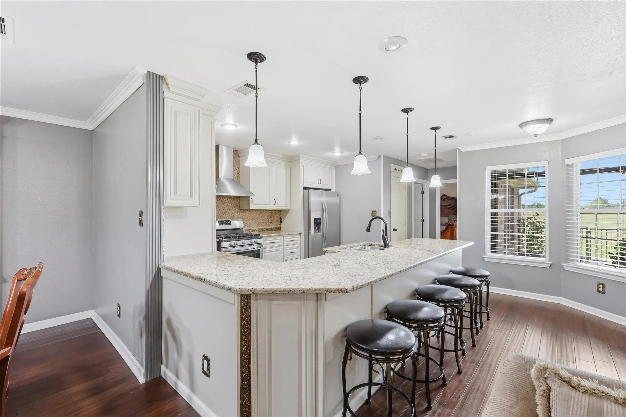 Single Family Residence For Sale in Kaufman County , 9909 County Road 309, Terrell, Texas 75161, 3 Bedrooms, 4 Bathrooms, 4 Garage spaces, 2,099 Sqft, built in 2002, Price $650,000, mls#21272433, Real Estate Agent in Terrell, Homes For Sale in Kaufman county, Homes For Sale in Terrell, Realtor in Terrell Texas, Real Estate Brokerage Independent Realty Texas, Luminita Cordes Realtor