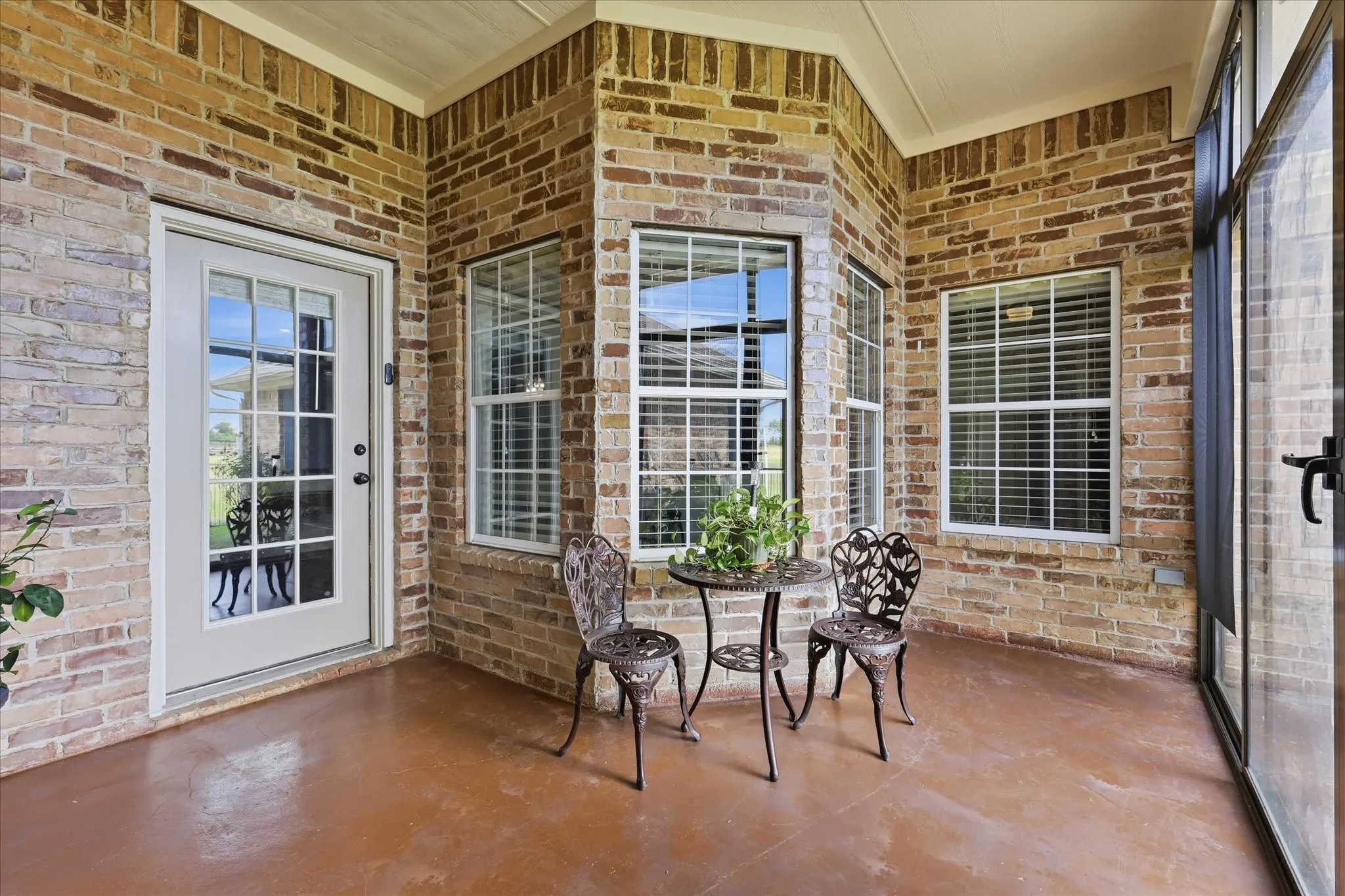 Single Family Residence For Sale in Kaufman County , 9909 County Road 309, Terrell, Texas 75161, 3 Bedrooms, 4 Bathrooms, 4 Garage spaces, 2,099 Sqft, built in 2002, Price $650,000, mls#21272433, Real Estate Agent in Terrell, Homes For Sale in Kaufman county, Homes For Sale in Terrell, Realtor in Terrell Texas, Real Estate Brokerage Independent Realty Texas, Luminita Cordes Realtor