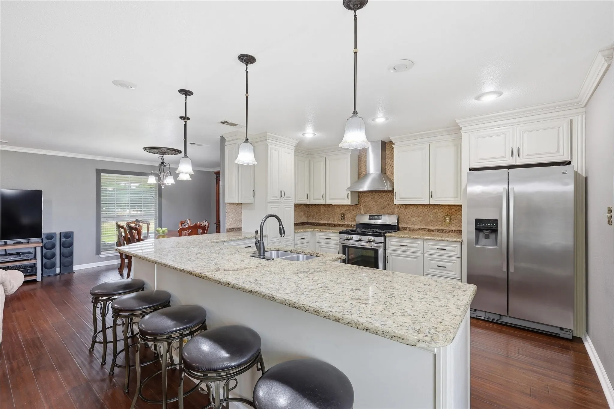 Single Family Residence For Sale in Kaufman County , 9909 County Road 309, Terrell, Texas 75161, 3 Bedrooms, 4 Bathrooms, 4 Garage spaces, 2,099 Sqft, built in 2002, Price $650,000, mls#21272433, Real Estate Agent in Terrell, Homes For Sale in Kaufman county, Homes For Sale in Terrell, Realtor in Terrell Texas, Real Estate Brokerage Independent Realty Texas, Luminita Cordes Realtor
