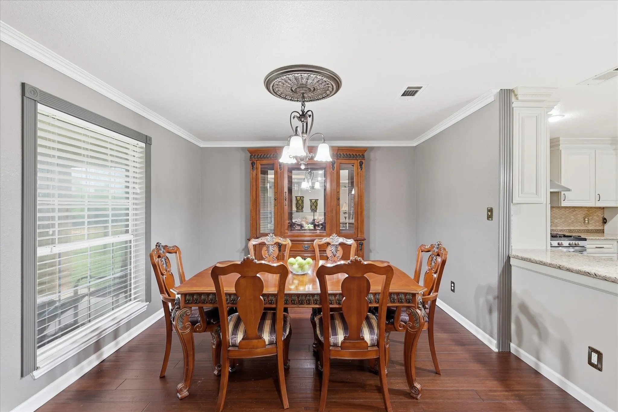 Single Family Residence For Sale in Kaufman County , 9909 County Road 309, Terrell, Texas 75161, 3 Bedrooms, 4 Bathrooms, 4 Garage spaces, 2,099 Sqft, built in 2002, Price $650,000, mls#21272433, Real Estate Agent in Terrell, Homes For Sale in Kaufman county, Homes For Sale in Terrell, Realtor in Terrell Texas, Real Estate Brokerage Independent Realty Texas, Luminita Cordes Realtor