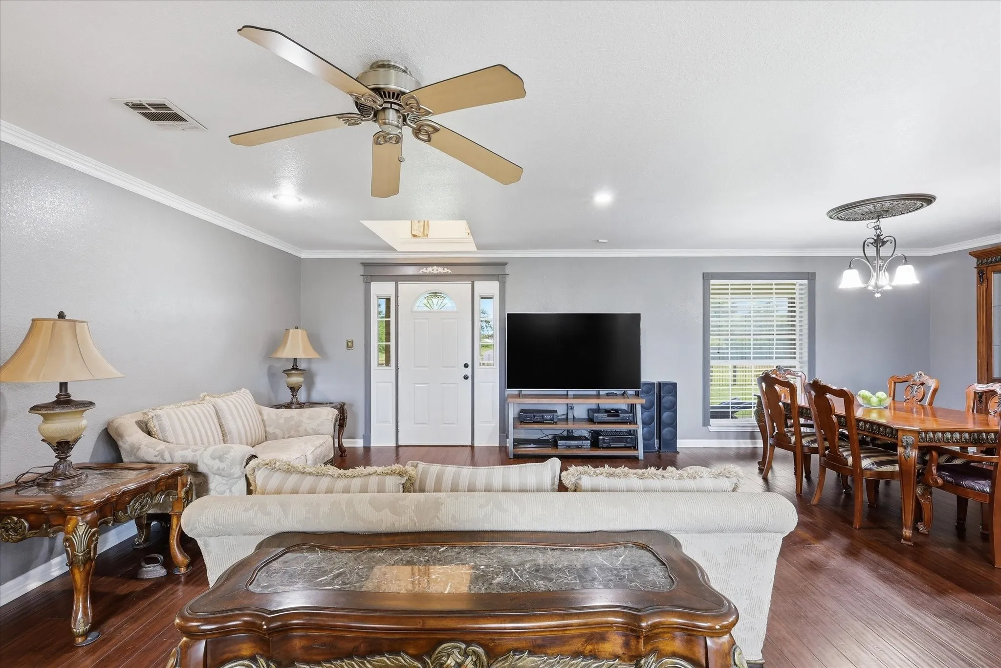 Single Family Residence For Sale in Kaufman County , 9909 County Road 309, Terrell, Texas 75161, 3 Bedrooms, 4 Bathrooms, 4 Garage spaces, 2,099 Sqft, built in 2002, Price $650,000, mls#21272433, Real Estate Agent in Terrell, Homes For Sale in Kaufman county, Homes For Sale in Terrell, Realtor in Terrell Texas, Real Estate Brokerage Independent Realty Texas, Luminita Cordes Realtor