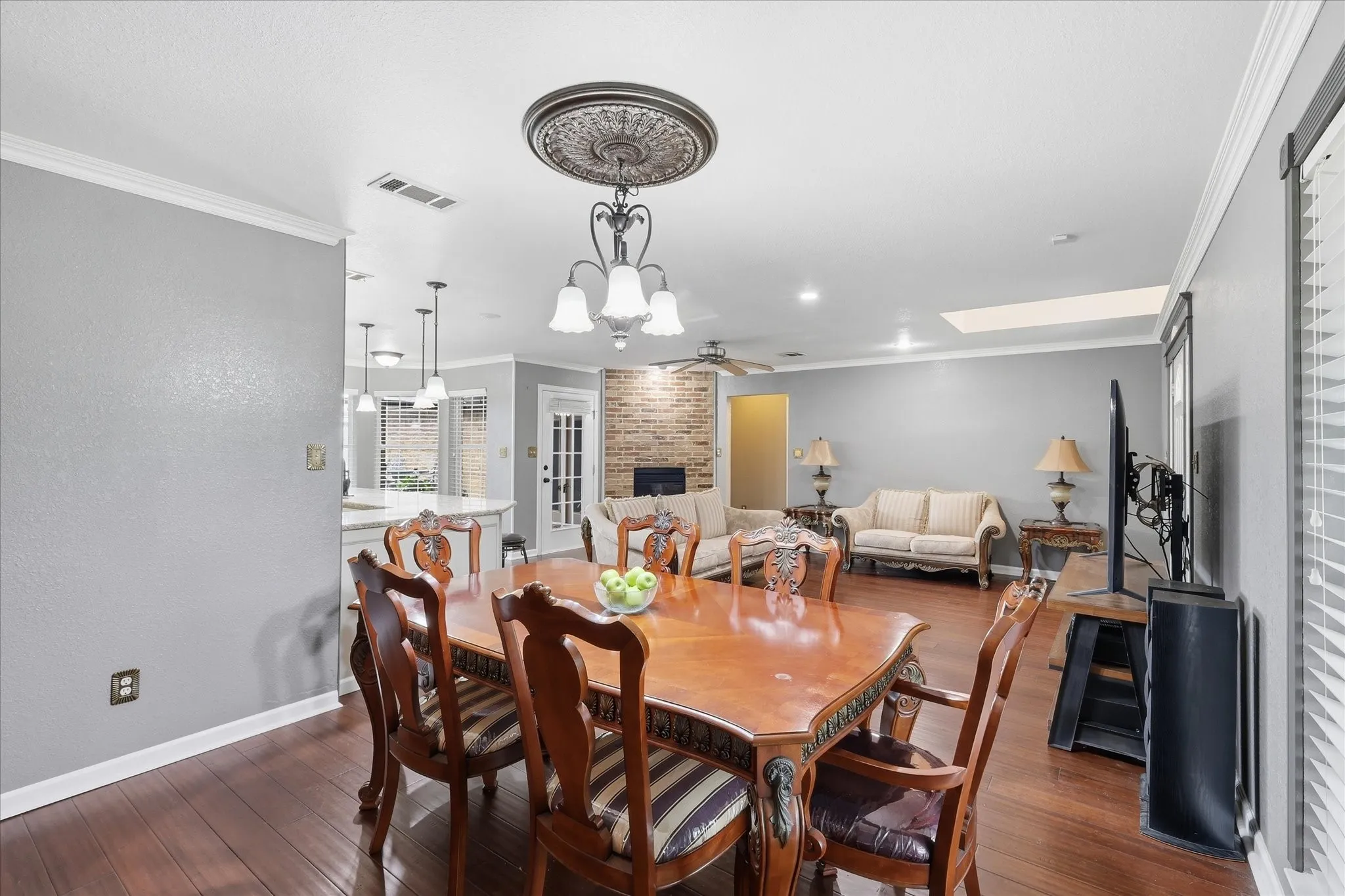 Single Family Residence For Sale in Kaufman County , 9909 County Road 309, Terrell, Texas 75161, 3 Bedrooms, 4 Bathrooms, 4 Garage spaces, 2,099 Sqft, built in 2002, Price $650,000, mls#21272433, Real Estate Agent in Terrell, Homes For Sale in Kaufman county, Homes For Sale in Terrell, Realtor in Terrell Texas, Real Estate Brokerage Independent Realty Texas, Luminita Cordes Realtor