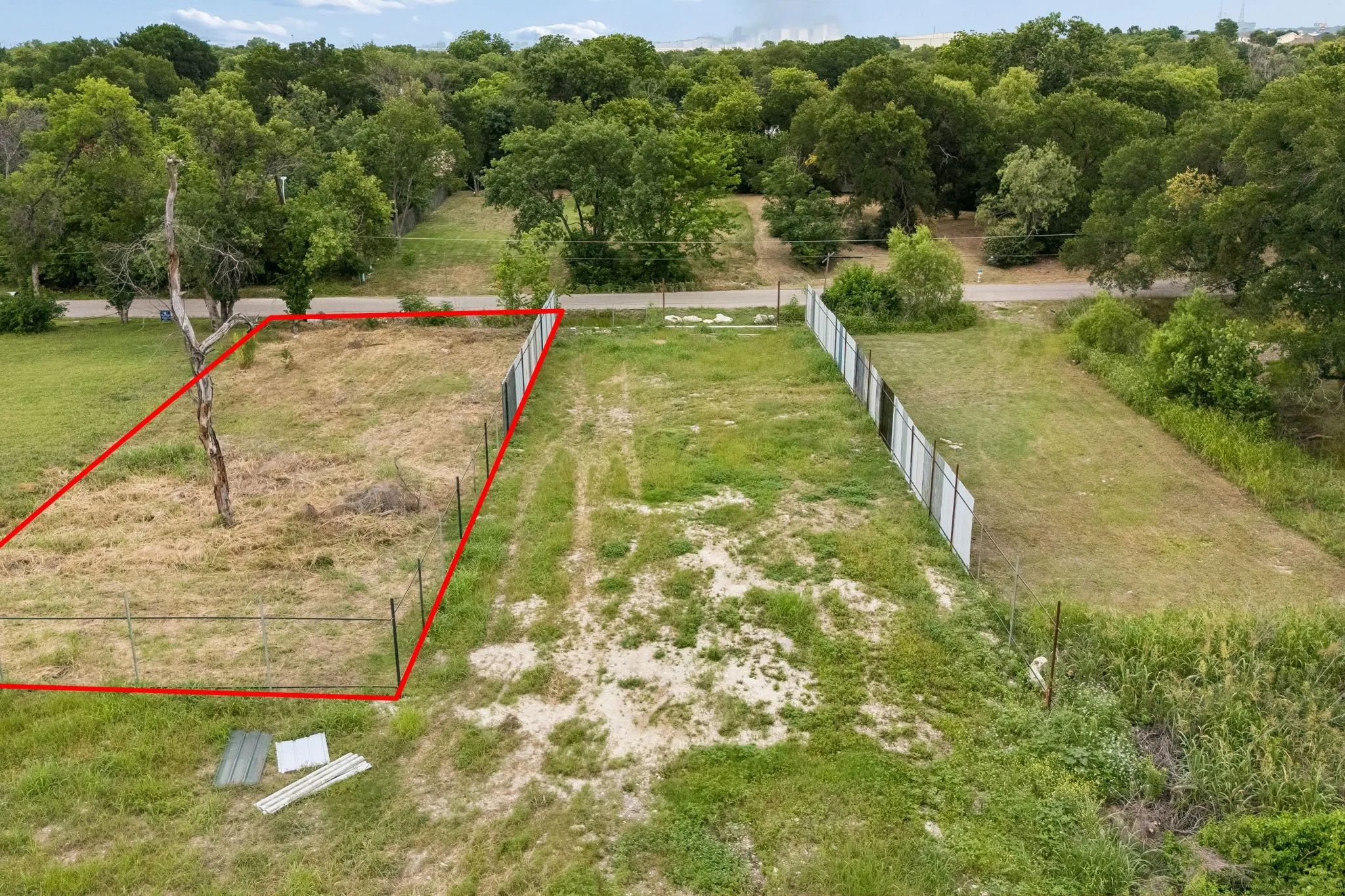 Unimproved Land For Sale in Dallas County , 2411 Tally Ho Lane, Dallas, Texas 75212, 0, 0, Garage spaces, 0 Sqft, built in 0, Price $59,000, mls#21274862, Real Estate Agent in Dallas, Homes For Sale in Dallas county, Homes For Sale in Dallas, Realtor in Dallas Texas, Real Estate Brokerage Independent Realty Texas, Luminita Cordes Realtor