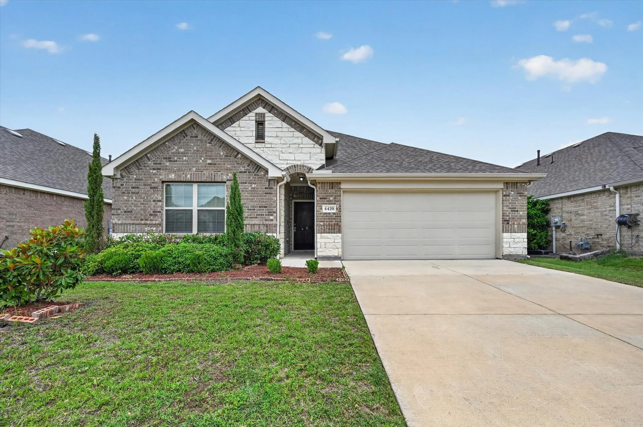 Single Family Residence For Sale in Kaufman County , 4420 Stockdale Lane, Forney, Texas 75126, 3 Bedroom, 2 Bathroom, 2 Garage spaces, 1,885 Sqft, built in 2020, mls#21277691, Real Estate Agent in Forney, Homes For Sale in Kaufman county, Homes For Sale in Forney, Realtor in Forney Texas, Real Estate Brokerage Independent Realty Texas, Luminita Cordes Realtor