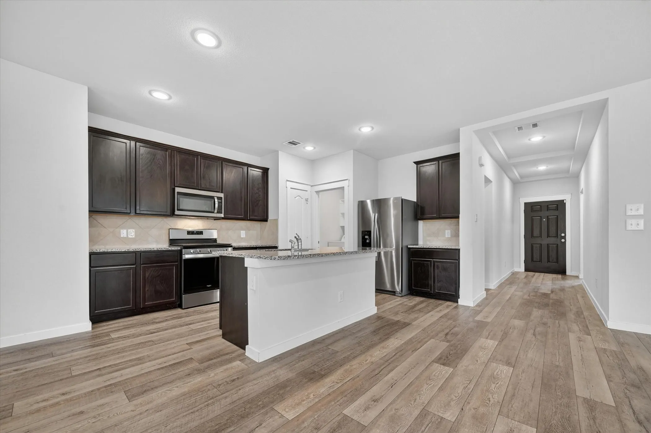 Single Family Residence For Sale in Kaufman County , 4420 Stockdale Lane, Forney, Texas 75126, 3 Bedroom, 2 Bathroom, 2 Garage spaces, 1,885 Sqft, built in 2020, mls#21277691, Real Estate Agent in Forney, Homes For Sale in Kaufman county, Homes For Sale in Forney, Realtor in Forney Texas, Real Estate Brokerage Independent Realty Texas, Luminita Cordes Realtor