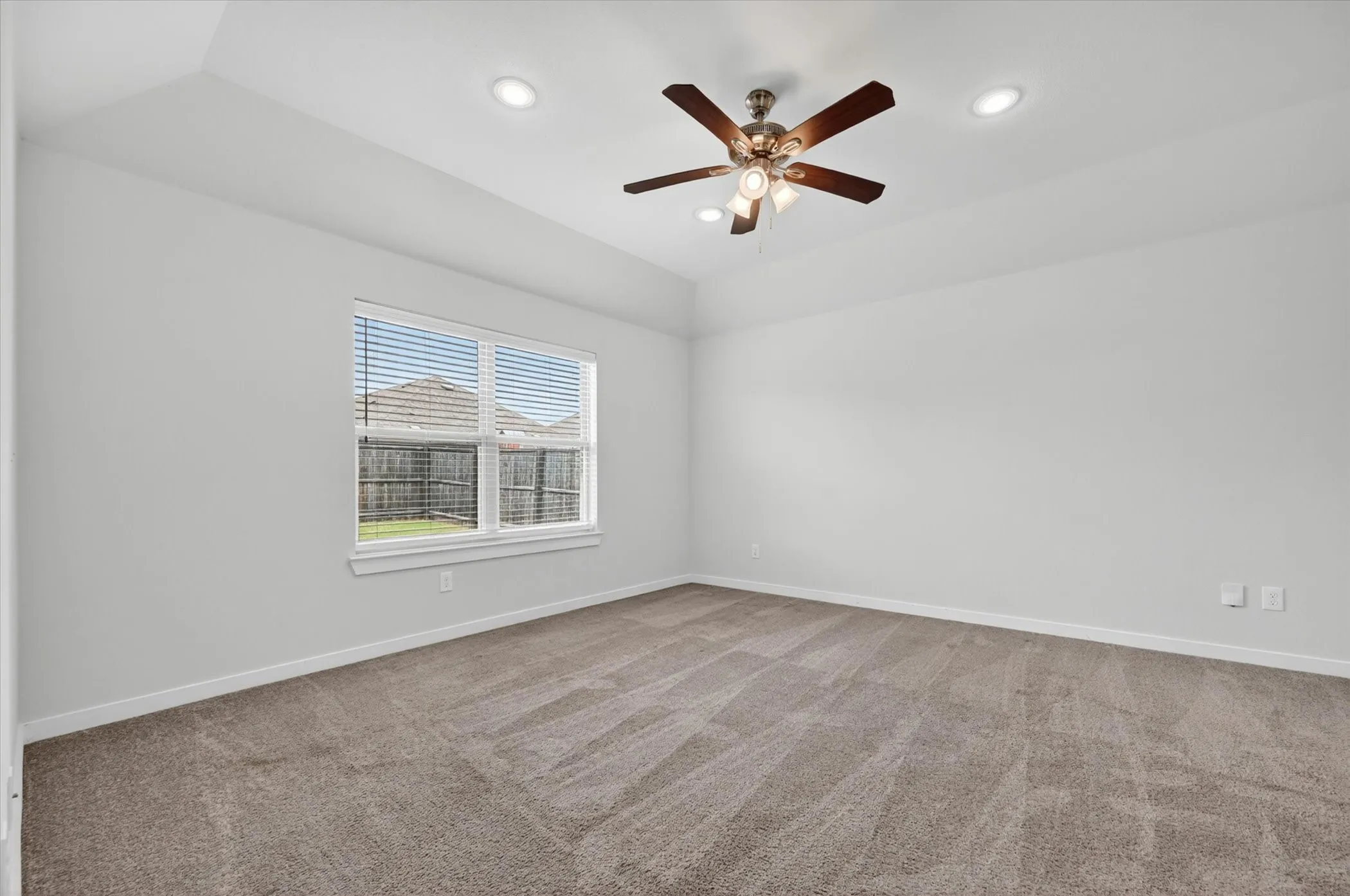 Single Family Residence For Sale in Kaufman County , 4420 Stockdale Lane, Forney, Texas 75126, 3 Bedroom, 2 Bathroom, 2 Garage spaces, 1,885 Sqft, built in 2020, mls#21277691, Real Estate Agent in Forney, Homes For Sale in Kaufman county, Homes For Sale in Forney, Realtor in Forney Texas, Real Estate Brokerage Independent Realty Texas, Luminita Cordes Realtor