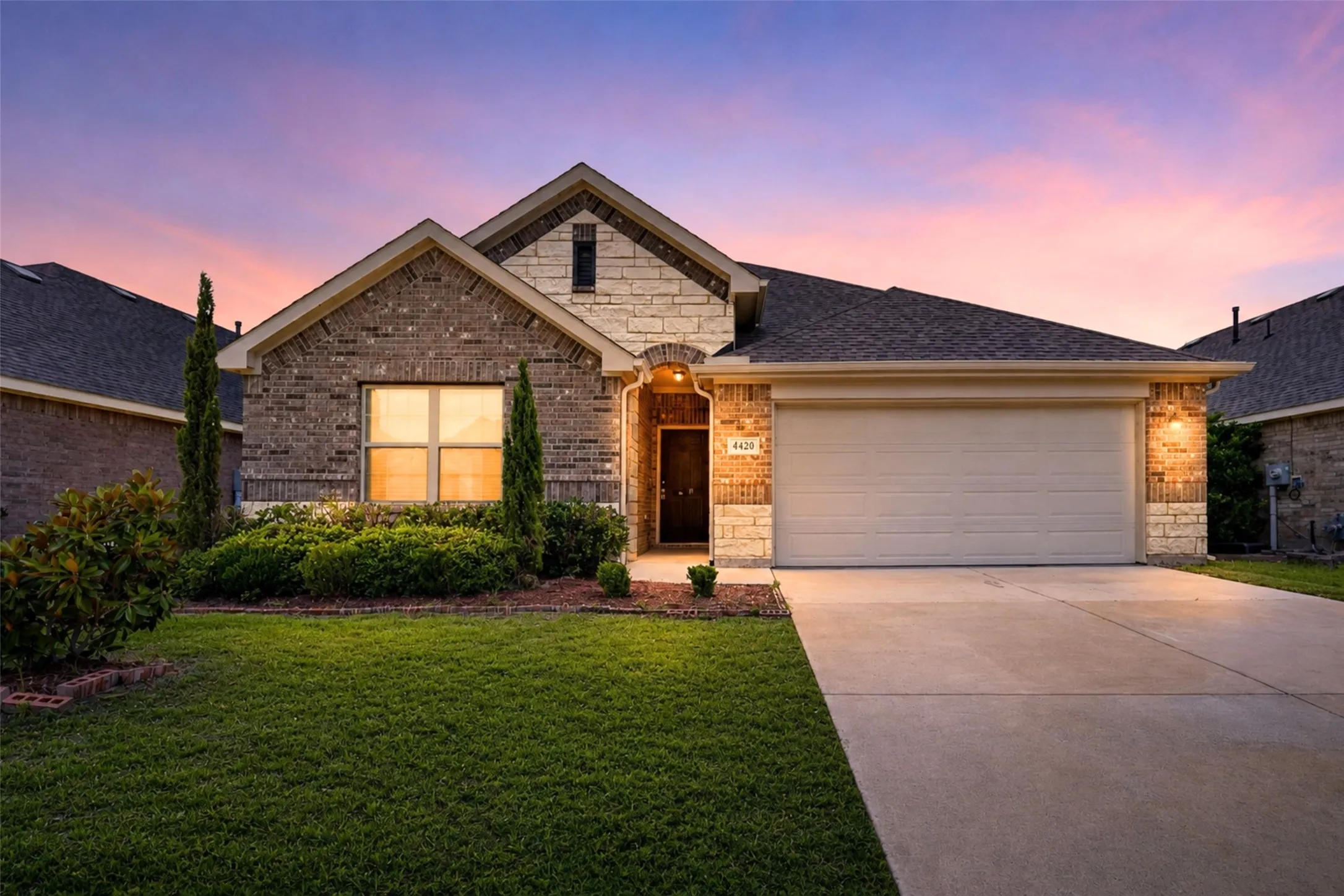 Single Family Residence For Sale in Kaufman County , 4420 Stockdale Lane, Forney, Texas 75126, 3 Bedroom, 2 Bathroom, 2 Garage spaces, 1,885 Sqft, built in 2020, mls#21277691, Real Estate Agent in Forney, Homes For Sale in Kaufman county, Homes For Sale in Forney, Realtor in Forney Texas, Real Estate Brokerage Independent Realty Texas, Luminita Cordes Realtor