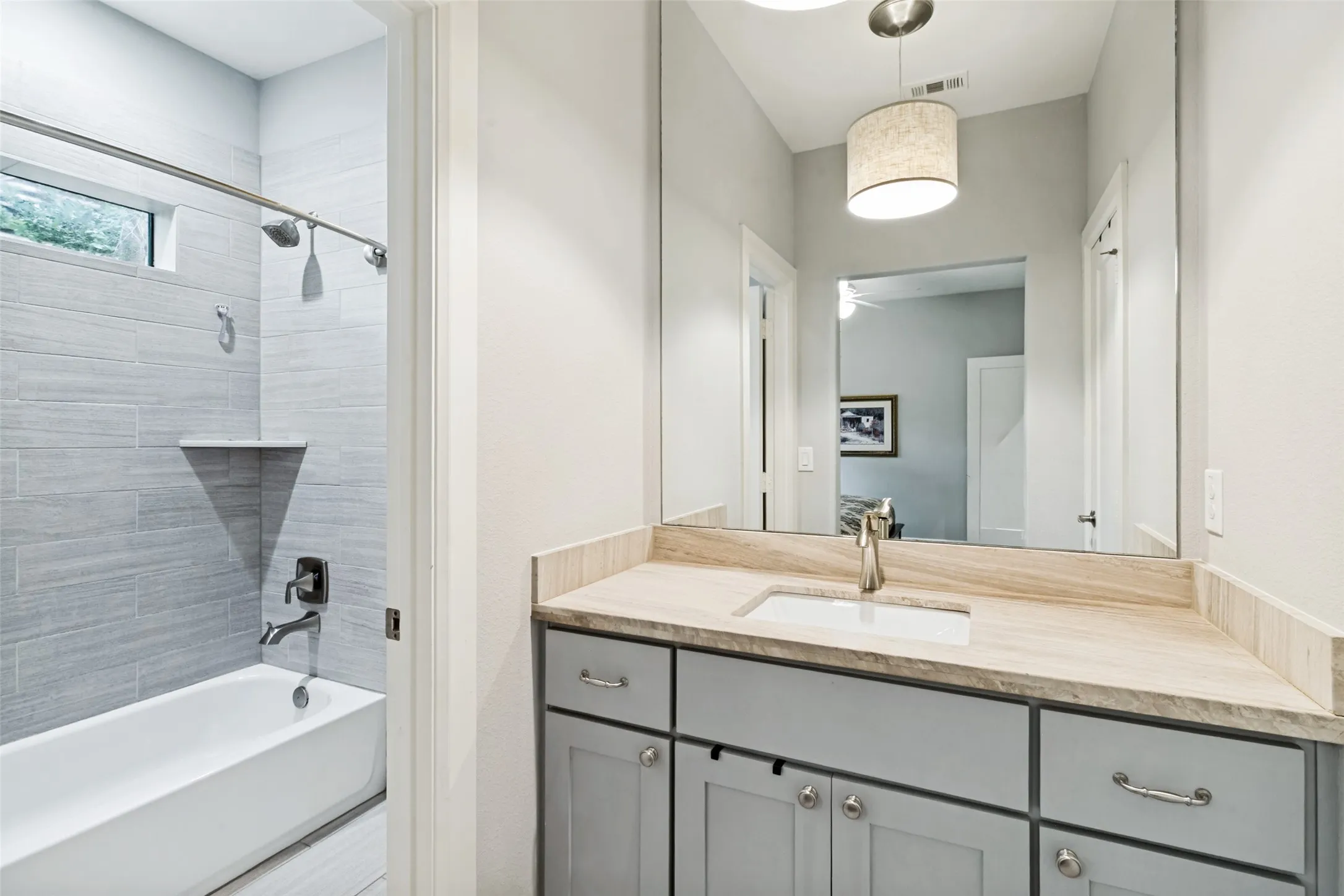 Single Family Residence For Sale in Dallas County , 4407 Emerson Avenue, University Park, Texas 75205, 4 Bedroom, 5 Bathroom, 2 Garage spaces, 3,556 Sqft, built in 2017, mls#21247264, Real Estate Agent in University Park, Homes For Sale in Dallas county, Homes For Sale in University Park, Realtor in University Park Texas, Real Estate Brokerage Independent Realty Texas, Luminita Cordes Realtor