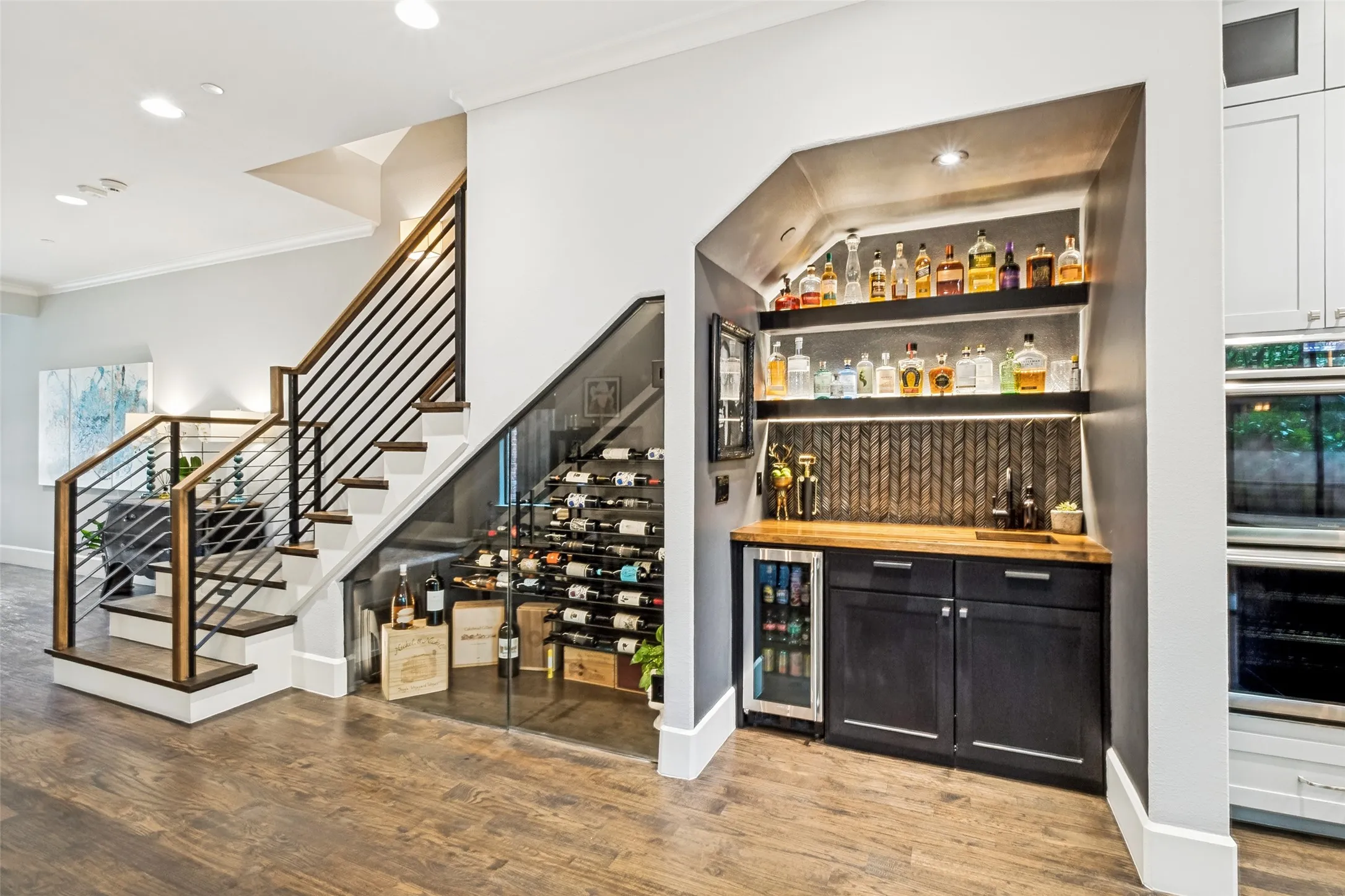 Single Family Residence For Sale in Dallas County , 4407 Emerson Avenue, University Park, Texas 75205, 4 Bedroom, 5 Bathroom, 2 Garage spaces, 3,556 Sqft, built in 2017, mls#21247264, Real Estate Agent in University Park, Homes For Sale in Dallas county, Homes For Sale in University Park, Realtor in University Park Texas, Real Estate Brokerage Independent Realty Texas, Luminita Cordes Realtor