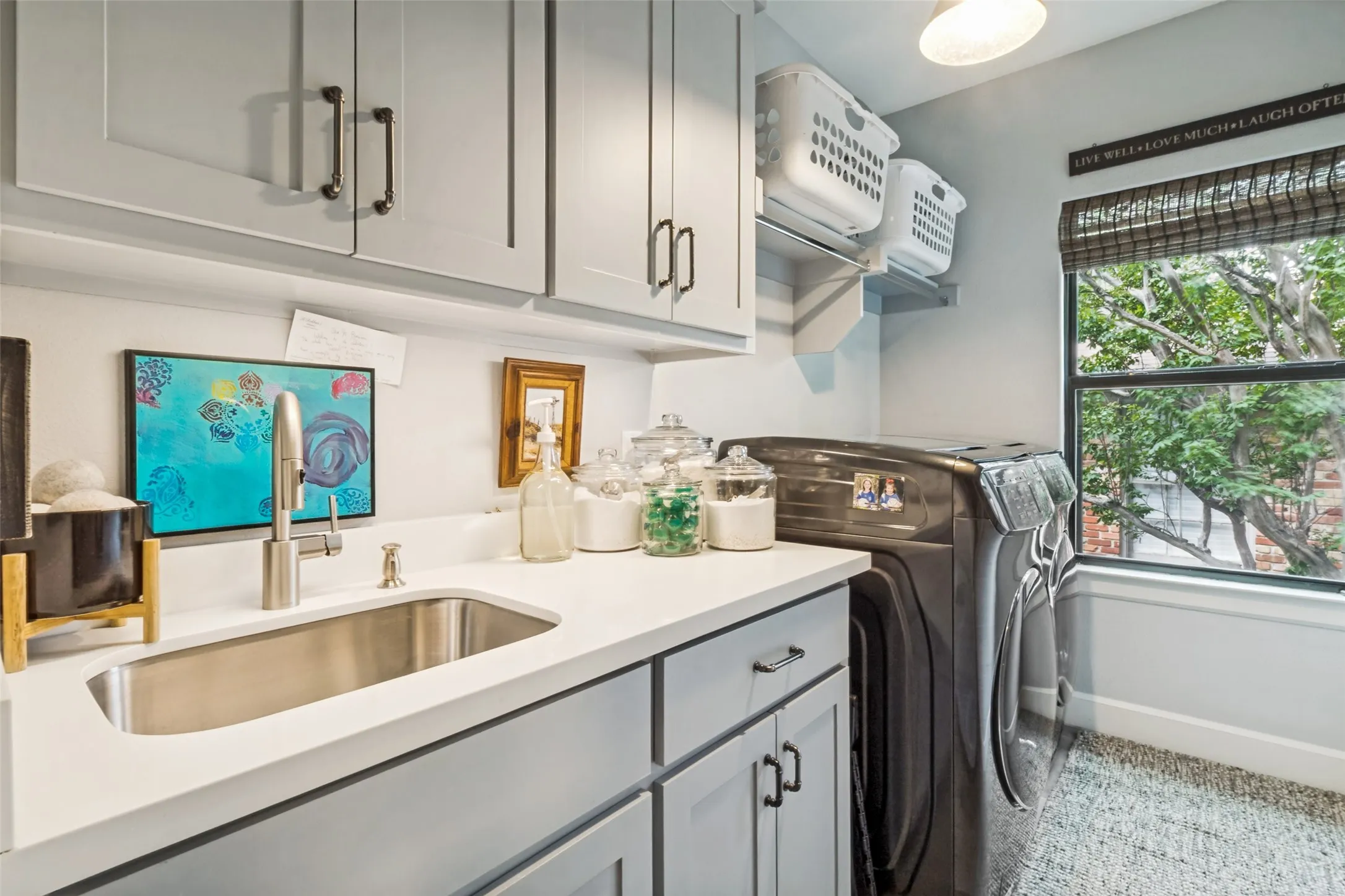 Single Family Residence For Sale in Dallas County , 4407 Emerson Avenue, University Park, Texas 75205, 4 Bedroom, 5 Bathroom, 2 Garage spaces, 3,556 Sqft, built in 2017, mls#21247264, Real Estate Agent in University Park, Homes For Sale in Dallas county, Homes For Sale in University Park, Realtor in University Park Texas, Real Estate Brokerage Independent Realty Texas, Luminita Cordes Realtor