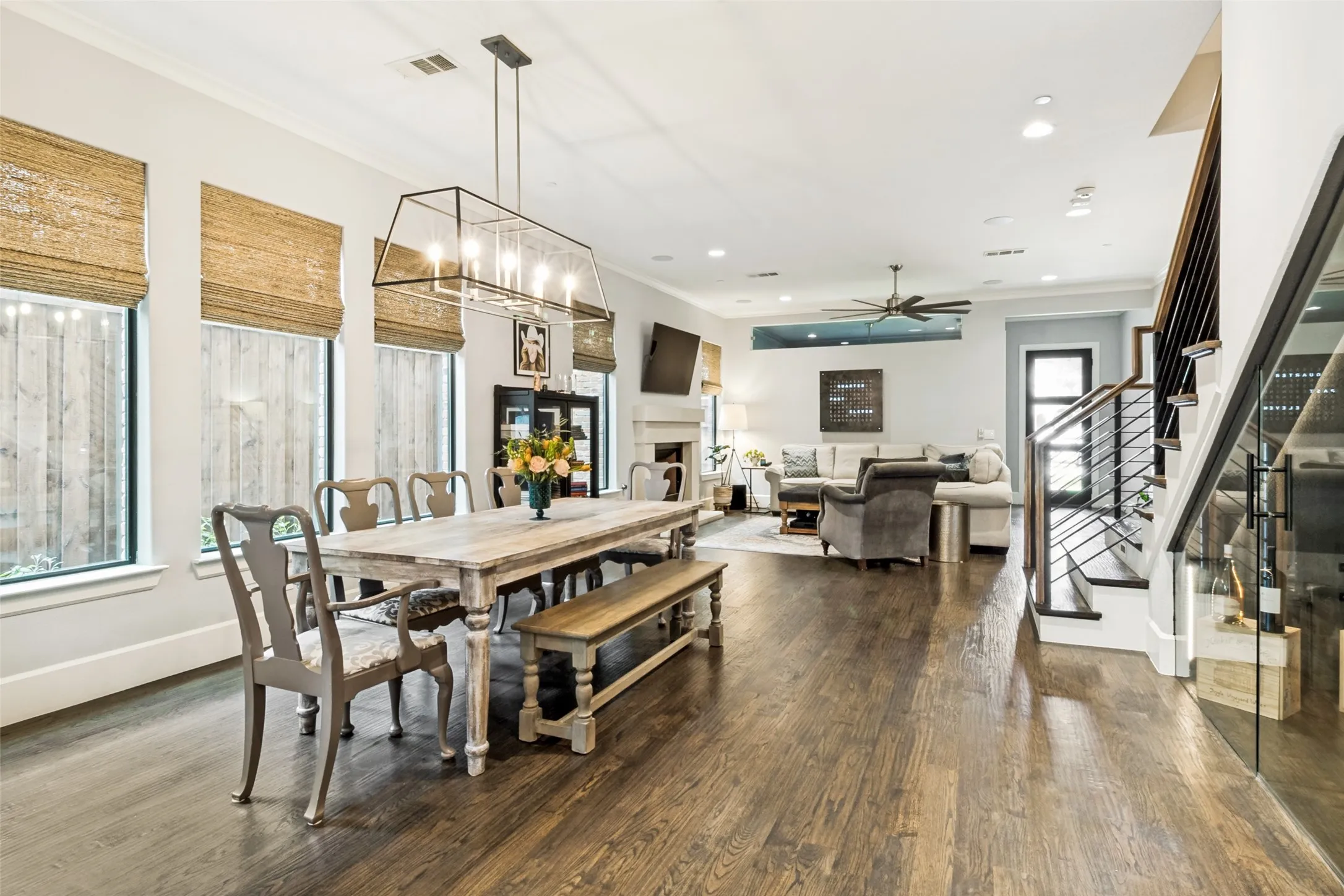Single Family Residence For Sale in Dallas County , 4407 Emerson Avenue, University Park, Texas 75205, 4 Bedroom, 5 Bathroom, 2 Garage spaces, 3,556 Sqft, built in 2017, mls#21247264, Real Estate Agent in University Park, Homes For Sale in Dallas county, Homes For Sale in University Park, Realtor in University Park Texas, Real Estate Brokerage Independent Realty Texas, Luminita Cordes Realtor