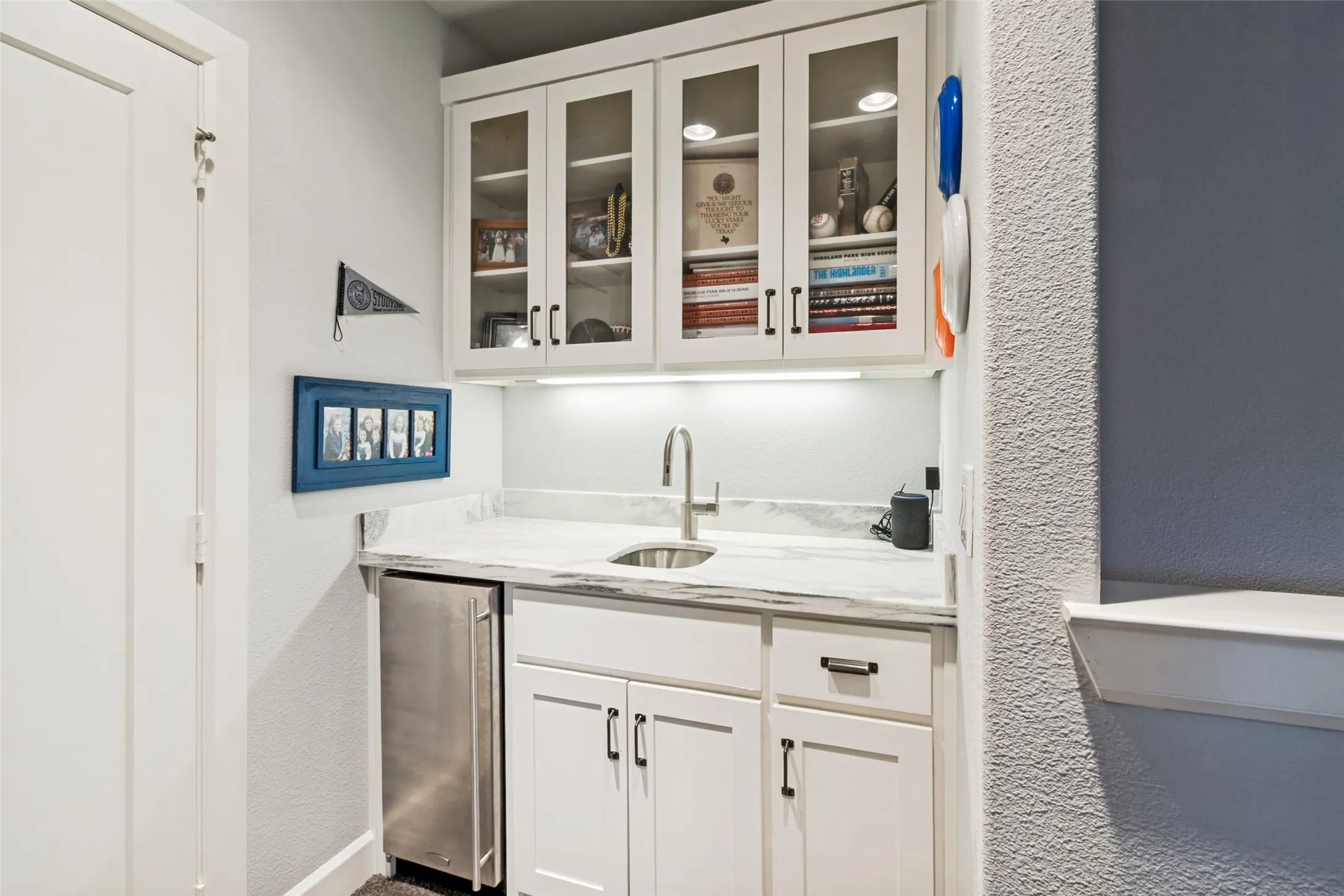 Single Family Residence For Sale in Dallas County , 4407 Emerson Avenue, University Park, Texas 75205, 4 Bedroom, 5 Bathroom, 2 Garage spaces, 3,556 Sqft, built in 2017, mls#21247264, Real Estate Agent in University Park, Homes For Sale in Dallas county, Homes For Sale in University Park, Realtor in University Park Texas, Real Estate Brokerage Independent Realty Texas, Luminita Cordes Realtor