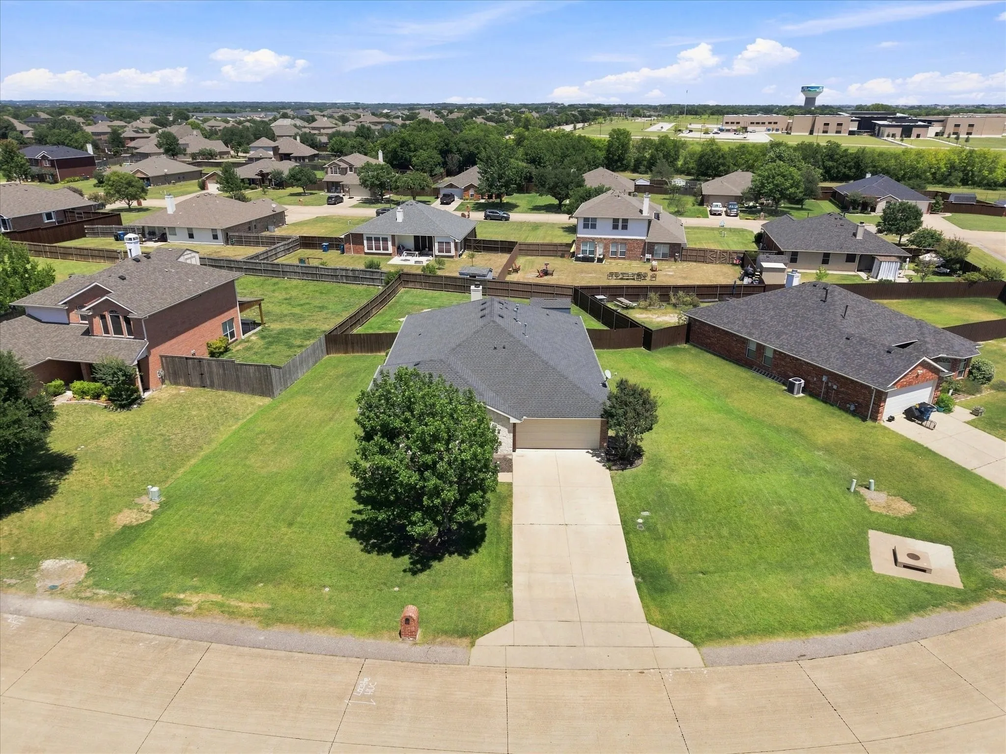 Single Family Residence For Sale in Rockwall County , 2744 Stoney Hollow Lane, Rockwall, Texas 75087, 3 Bedroom, 3 Bathroom, 2 Garage spaces, 2,247 Sqft, built in 2004, mls#21279321, Real Estate Agent in Rockwall, Homes For Sale in Rockwall county, Homes For Sale in Rockwall, Realtor in Rockwall Texas, Real Estate Brokerage Independent Realty Texas, Luminita Cordes Realtor