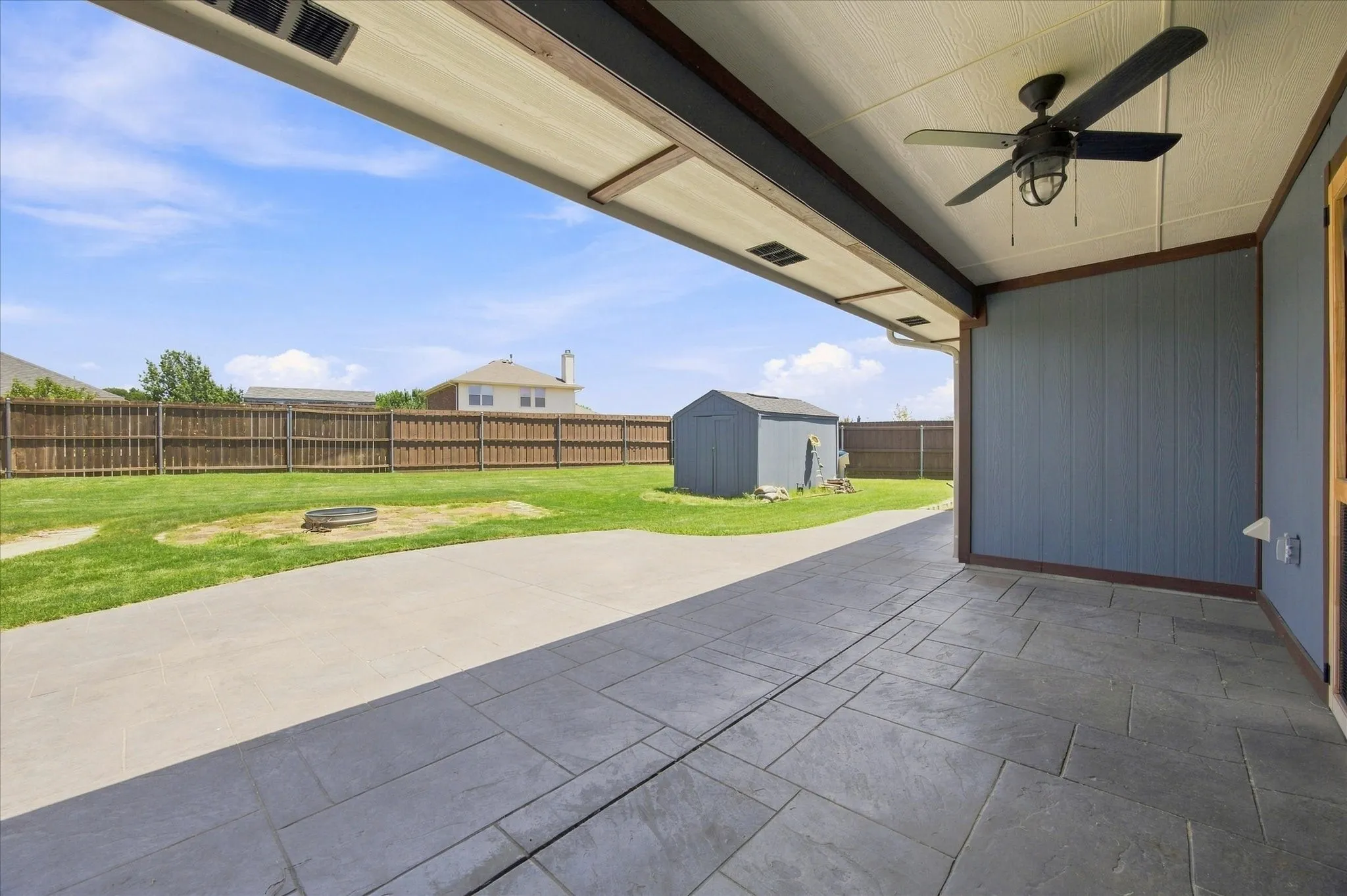 Single Family Residence For Sale in Rockwall County , 2744 Stoney Hollow Lane, Rockwall, Texas 75087, 3 Bedroom, 3 Bathroom, 2 Garage spaces, 2,247 Sqft, built in 2004, mls#21279321, Real Estate Agent in Rockwall, Homes For Sale in Rockwall county, Homes For Sale in Rockwall, Realtor in Rockwall Texas, Real Estate Brokerage Independent Realty Texas, Luminita Cordes Realtor