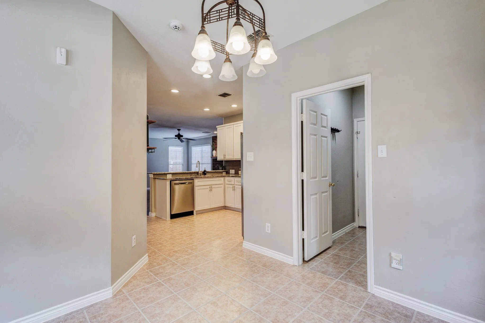 Single Family Residence For Sale in Collin County , 1214 Cameron Lane, Allen, Texas 75002, 3 Bedroom, 3 Bathroom, 2 Garage spaces, 2,297 Sqft, built in 1998, mls#21278002, Real Estate Agent in Allen, Homes For Sale in Collin county, Homes For Sale in Allen, Realtor in Allen Texas, Real Estate Brokerage Independent Realty Texas, Luminita Cordes Realtor