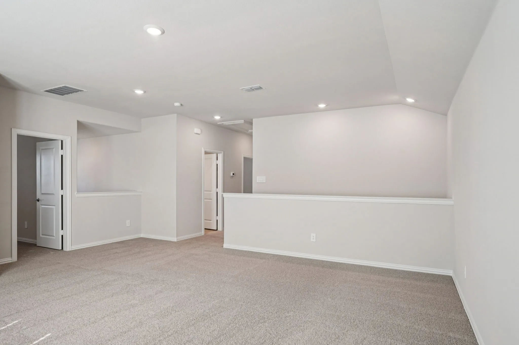  Photo is not of the actual home, but is an inspirational photo of builder’s model home and may depict options, furnishings, and/or decorator features that are not included.
