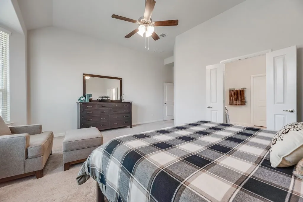 Single Family Residence For Sale in Tarrant County , 7807 Links Drive, Arlington, Texas 76001, 4 Bedroom, 3 Bathroom, 3 Garage spaces, 3,026 Sqft, built in 2020, mls#21277528, Real Estate Agent in Arlington, Homes For Sale in Tarrant county, Homes For Sale in Arlington, Realtor in Arlington Texas, Real Estate Brokerage Independent Realty Texas, Luminita Cordes Realtor