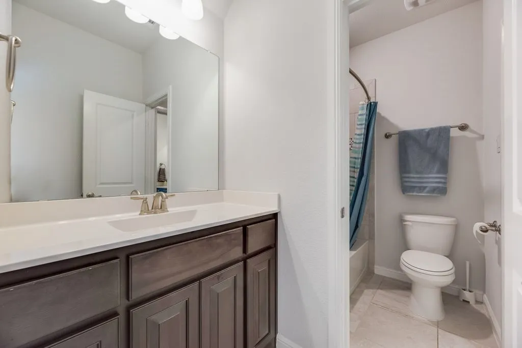 Single Family Residence For Sale in Tarrant County , 7807 Links Drive, Arlington, Texas 76001, 4 Bedroom, 3 Bathroom, 3 Garage spaces, 3,026 Sqft, built in 2020, mls#21277528, Real Estate Agent in Arlington, Homes For Sale in Tarrant county, Homes For Sale in Arlington, Realtor in Arlington Texas, Real Estate Brokerage Independent Realty Texas, Luminita Cordes Realtor
