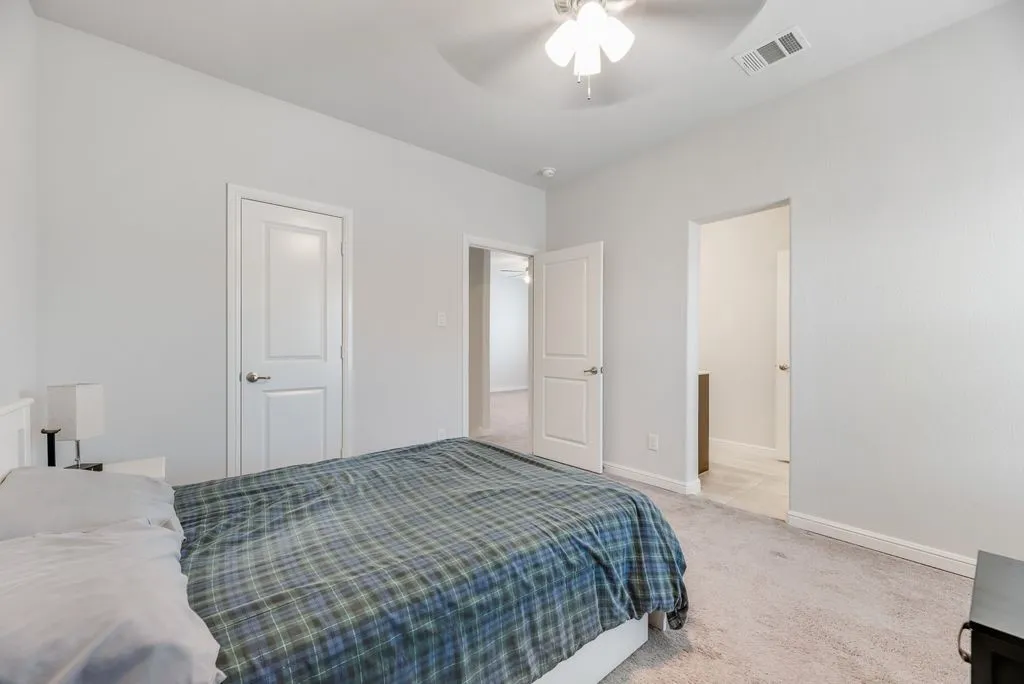 Single Family Residence For Sale in Tarrant County , 7807 Links Drive, Arlington, Texas 76001, 4 Bedroom, 3 Bathroom, 3 Garage spaces, 3,026 Sqft, built in 2020, mls#21277528, Real Estate Agent in Arlington, Homes For Sale in Tarrant county, Homes For Sale in Arlington, Realtor in Arlington Texas, Real Estate Brokerage Independent Realty Texas, Luminita Cordes Realtor