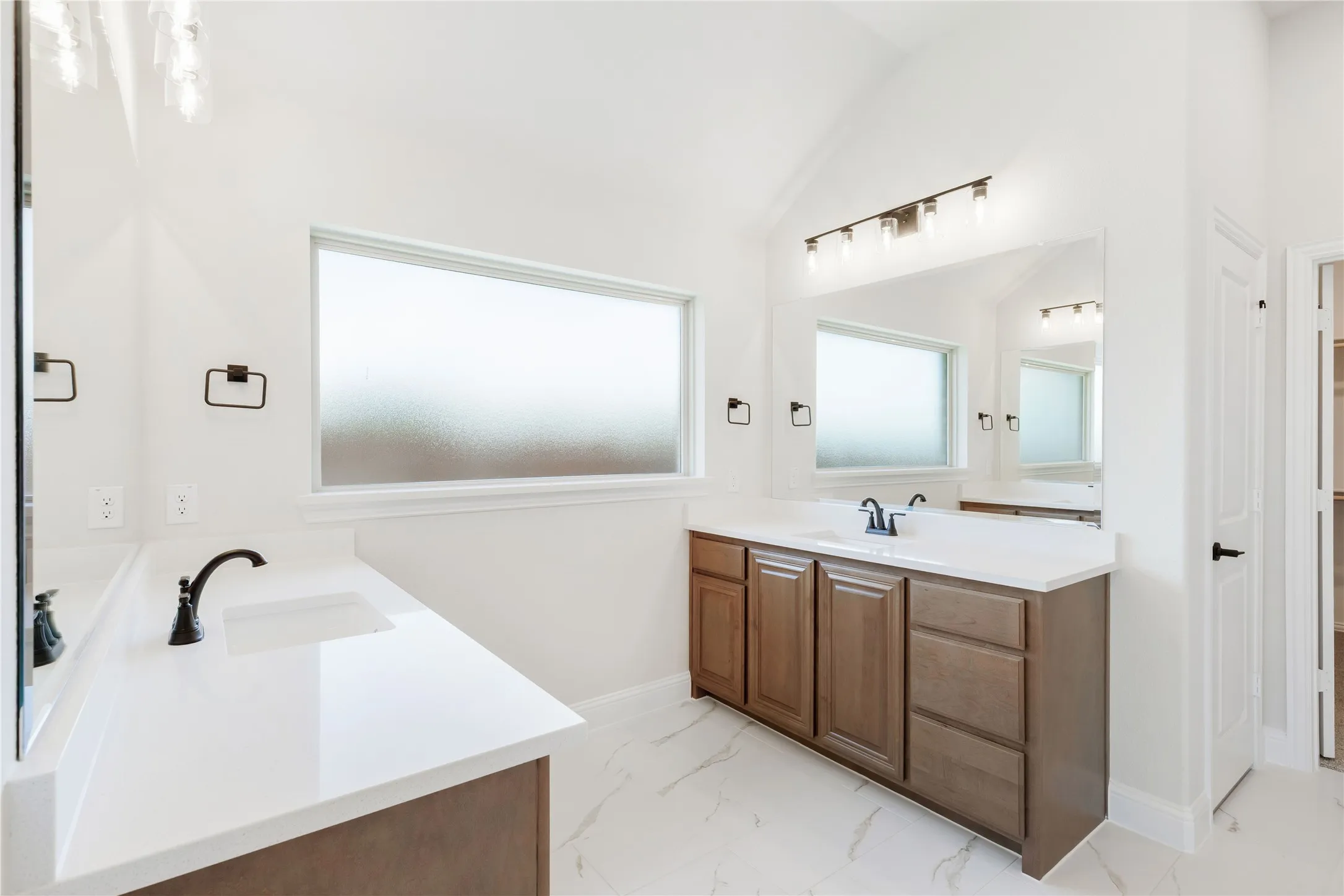 Single Family Residence For Sale in Ellis County , 924 Lasalle Drive, Red Oak, Texas 75154, 4 Bedroom, 4 Bathroom, 2 Garage spaces, 3,774 Sqft, built in 2026, mls#21278975, Real Estate Agent in Red Oak, Homes For Sale in Ellis county, Homes For Sale in Red Oak, Realtor in Red Oak Texas, Real Estate Brokerage Independent Realty Texas, Luminita Cordes Realtor