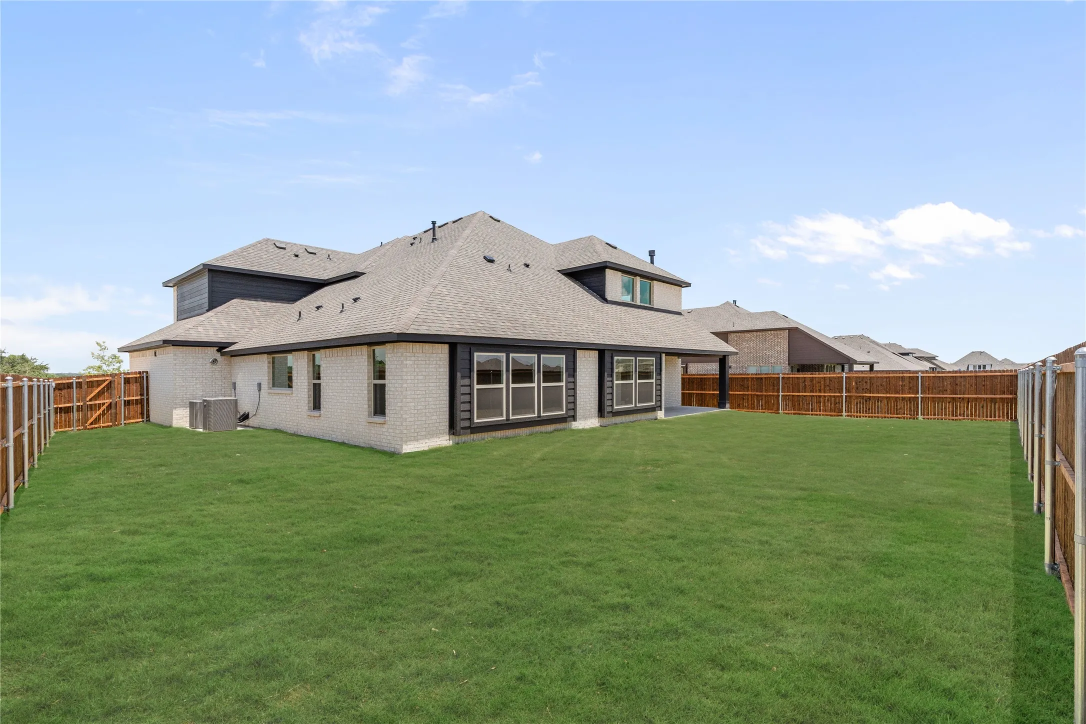 Single Family Residence For Sale in Ellis County , 924 Lasalle Drive, Red Oak, Texas 75154, 4 Bedroom, 4 Bathroom, 2 Garage spaces, 3,774 Sqft, built in 2026, mls#21278975, Real Estate Agent in Red Oak, Homes For Sale in Ellis county, Homes For Sale in Red Oak, Realtor in Red Oak Texas, Real Estate Brokerage Independent Realty Texas, Luminita Cordes Realtor