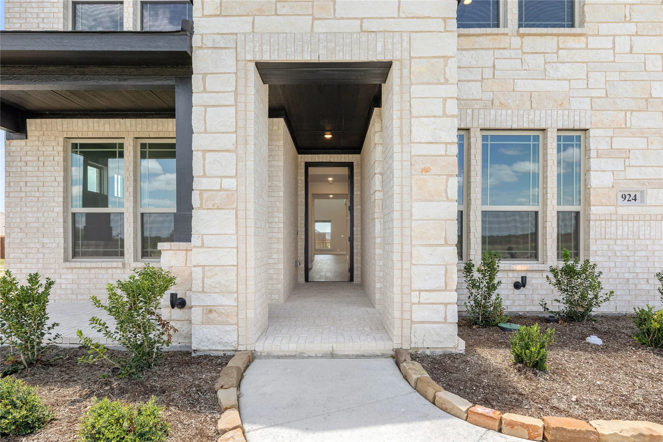 Single Family Residence For Sale in Ellis County , 924 Lasalle Drive, Red Oak, Texas 75154, 4 Bedroom, 4 Bathroom, 2 Garage spaces, 3,774 Sqft, built in 2026, mls#21278975, Real Estate Agent in Red Oak, Homes For Sale in Ellis county, Homes For Sale in Red Oak, Realtor in Red Oak Texas, Real Estate Brokerage Independent Realty Texas, Luminita Cordes Realtor