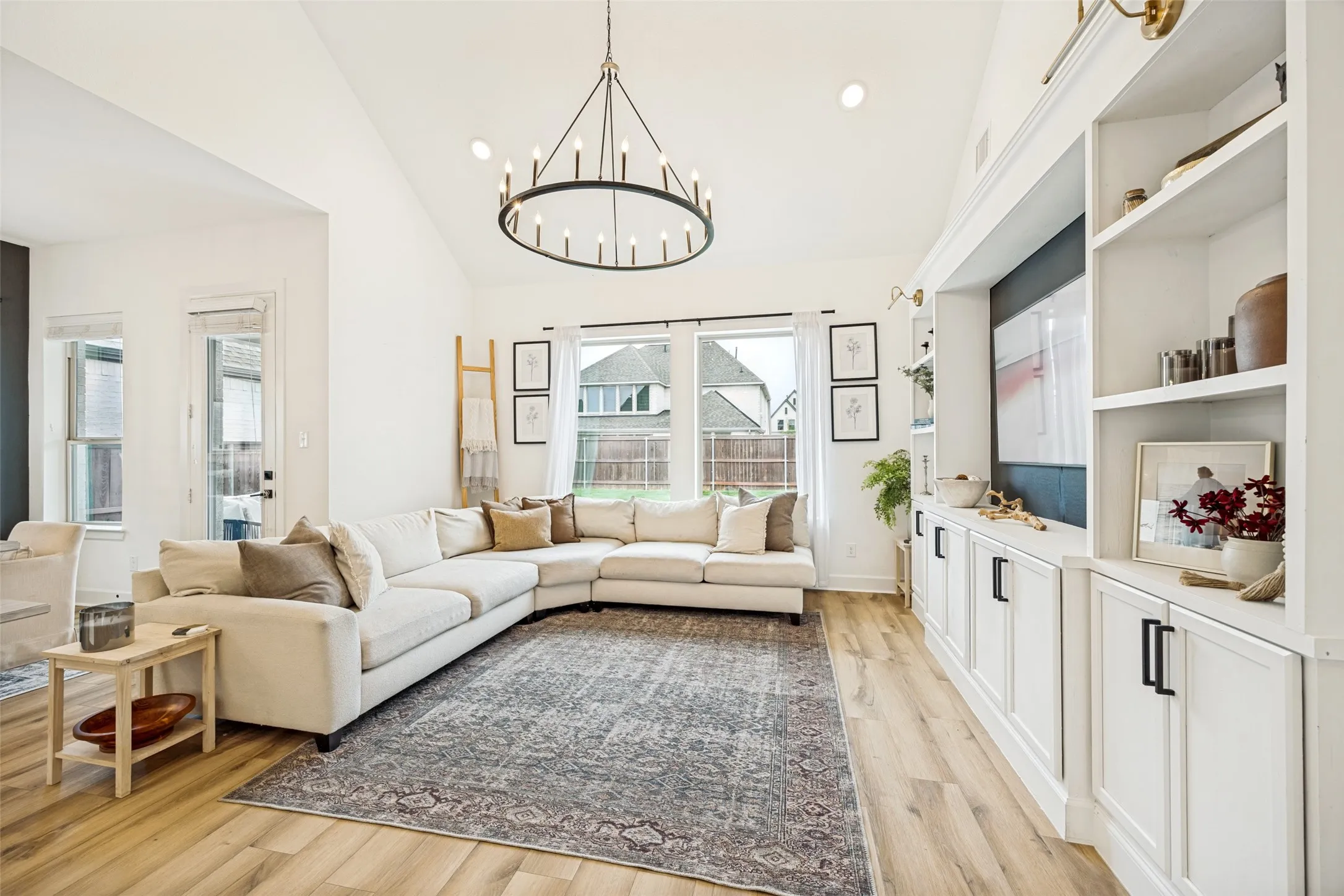 Single Family Residence For Sale in Collin County , 2716 War Admiral, Celina, Texas 75009, 4 Bedroom, 5 Bathroom, 2 Garage spaces, 3,149 Sqft, built in 2021, mls#21260599, Real Estate Agent in Celina, Homes For Sale in Collin county, Homes For Sale in Celina, Realtor in Celina Texas, Real Estate Brokerage Independent Realty Texas, Luminita Cordes Realtor