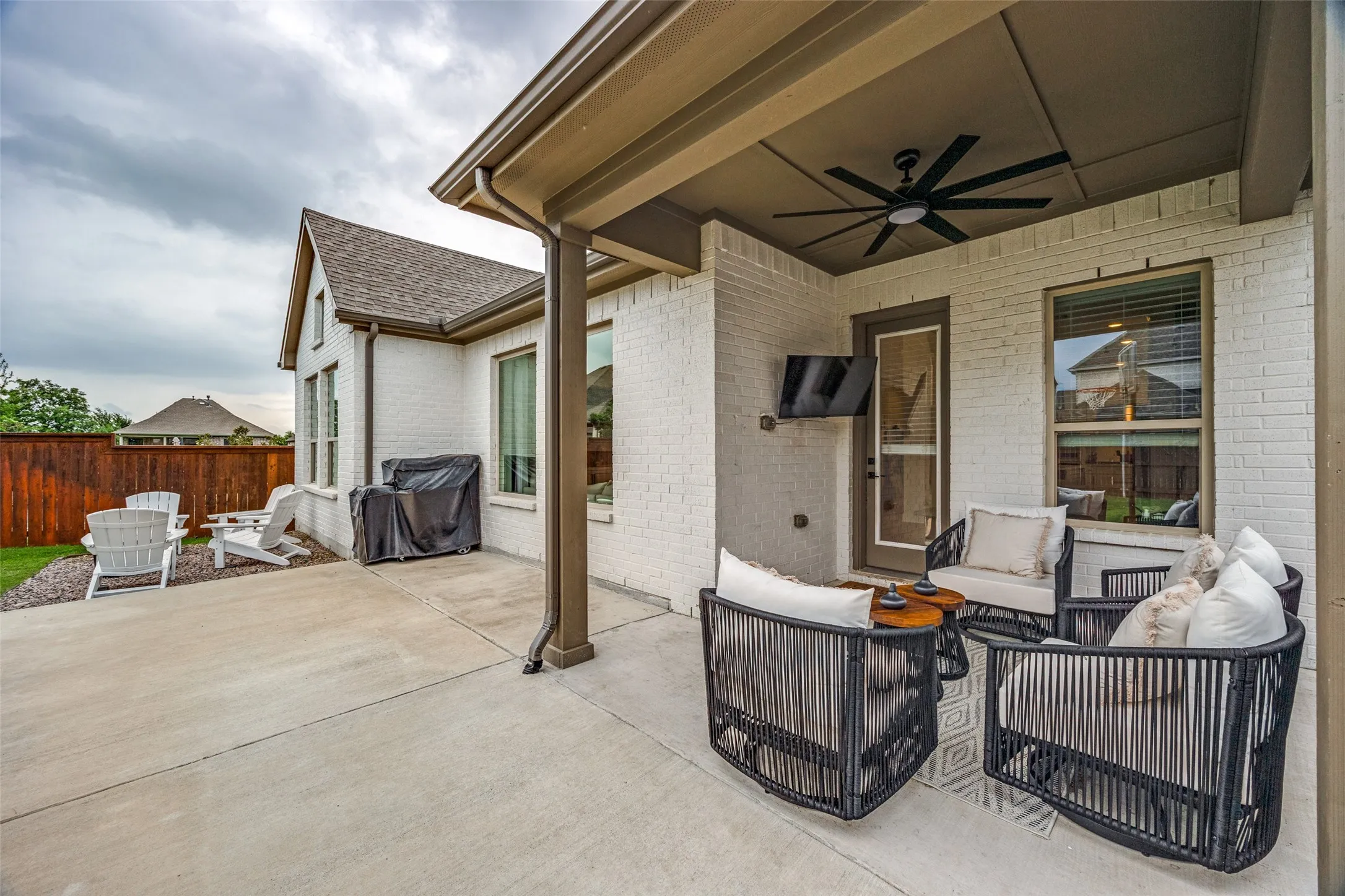 Single Family Residence For Sale in Collin County , 2716 War Admiral, Celina, Texas 75009, 4 Bedroom, 5 Bathroom, 2 Garage spaces, 3,149 Sqft, built in 2021, mls#21260599, Real Estate Agent in Celina, Homes For Sale in Collin county, Homes For Sale in Celina, Realtor in Celina Texas, Real Estate Brokerage Independent Realty Texas, Luminita Cordes Realtor