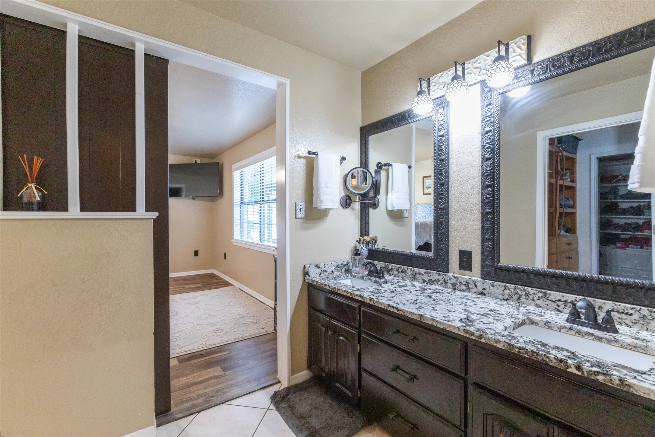 Single Family Residence For Sale in Taylor County , 426 S elmdale, Abilene, Texas 79602, 4 Bedroom, 3 Bathroom, 3 Garage spaces, 3,144 Sqft, built in 2005, mls#21270424, Real Estate Agent in Abilene, Homes For Sale in Taylor county, Homes For Sale in Abilene, Realtor in Abilene Texas, Real Estate Brokerage Independent Realty Texas, Luminita Cordes Realtor