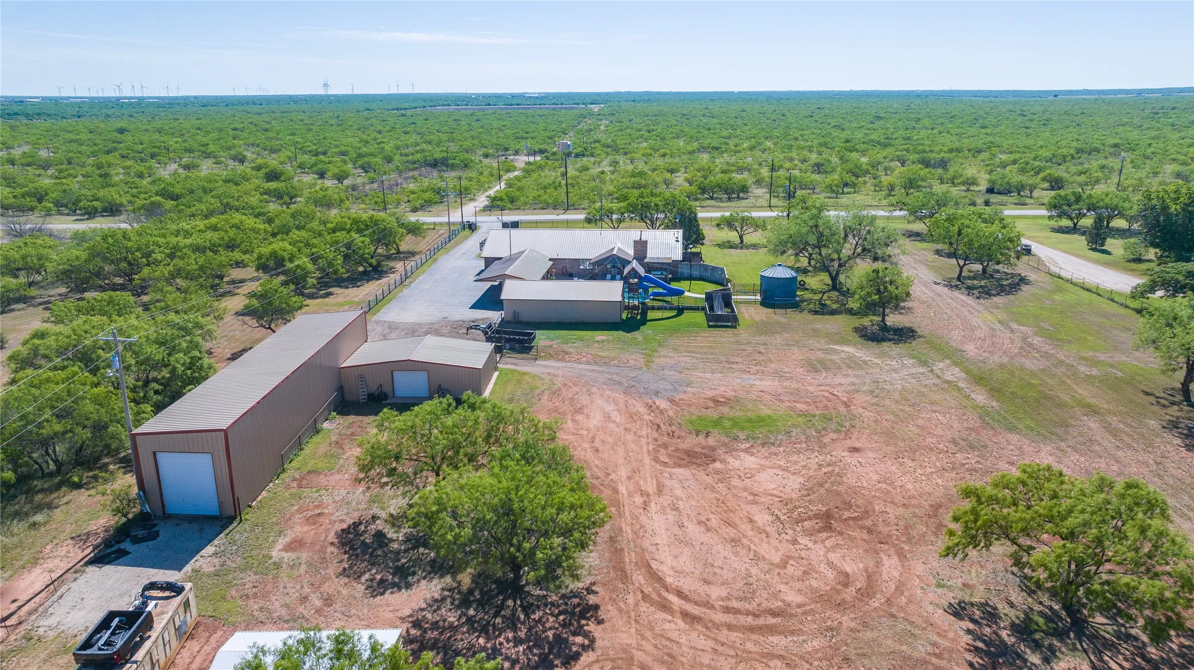 Single Family Residence For Sale in Taylor County , 426 S elmdale, Abilene, Texas 79602, 4 Bedroom, 3 Bathroom, 3 Garage spaces, 3,144 Sqft, built in 2005, mls#21270424, Real Estate Agent in Abilene, Homes For Sale in Taylor county, Homes For Sale in Abilene, Realtor in Abilene Texas, Real Estate Brokerage Independent Realty Texas, Luminita Cordes Realtor