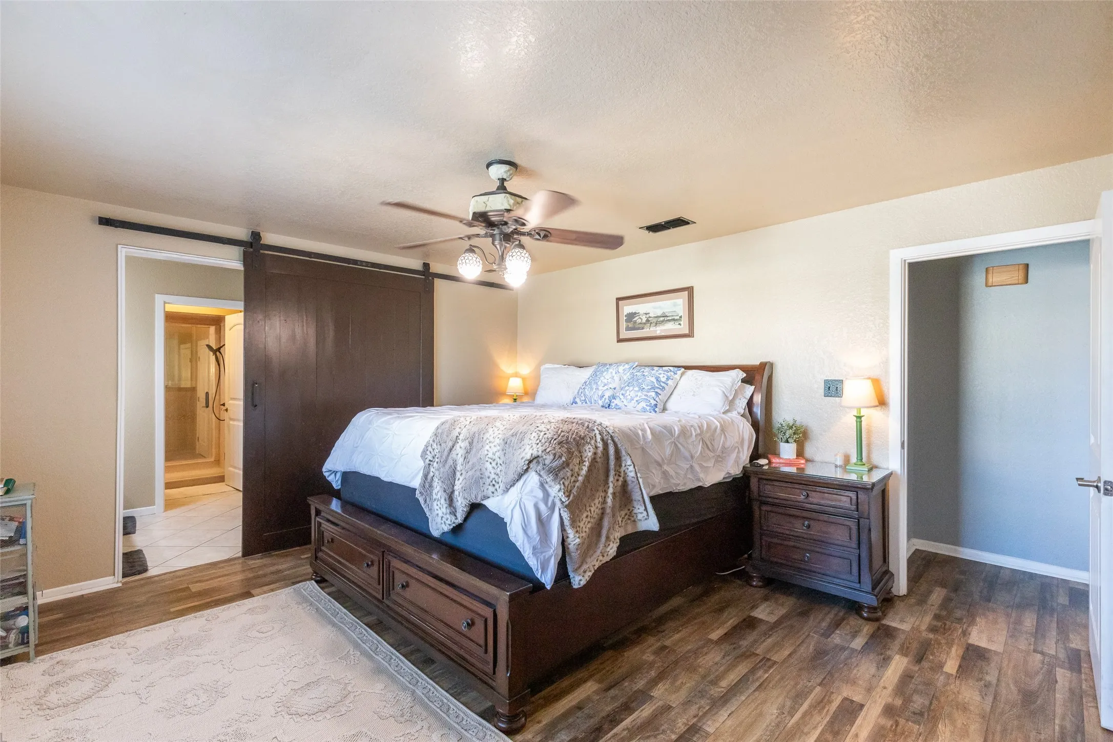 Single Family Residence For Sale in Taylor County , 426 S elmdale, Abilene, Texas 79602, 4 Bedroom, 3 Bathroom, 3 Garage spaces, 3,144 Sqft, built in 2005, mls#21270424, Real Estate Agent in Abilene, Homes For Sale in Taylor county, Homes For Sale in Abilene, Realtor in Abilene Texas, Real Estate Brokerage Independent Realty Texas, Luminita Cordes Realtor