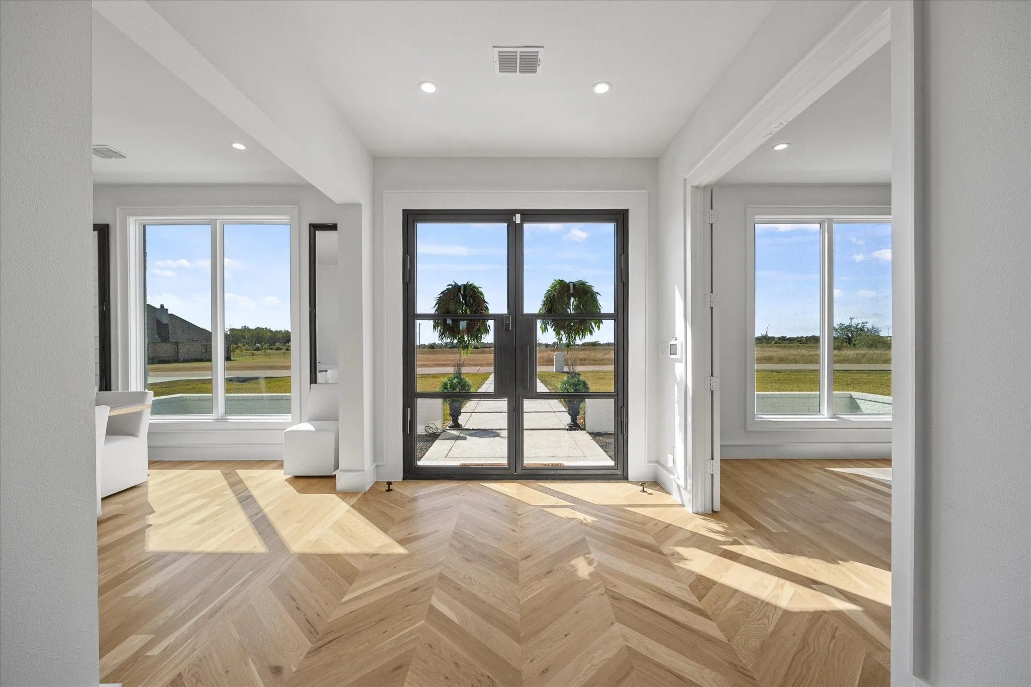 Single Family Residence For Sale in Kaufman County , 1240 Deerfield Drive, Wills Point, Texas 75169, 5 Bedroom, 5 Bathroom, 2 Garage spaces, 4,590 Sqft, built in 2022, mls#21261849, Real Estate Agent in Wills Point, Homes For Sale in Kaufman county, Homes For Sale in Wills Point, Realtor in Wills Point Texas, Real Estate Brokerage Independent Realty Texas, Luminita Cordes Realtor