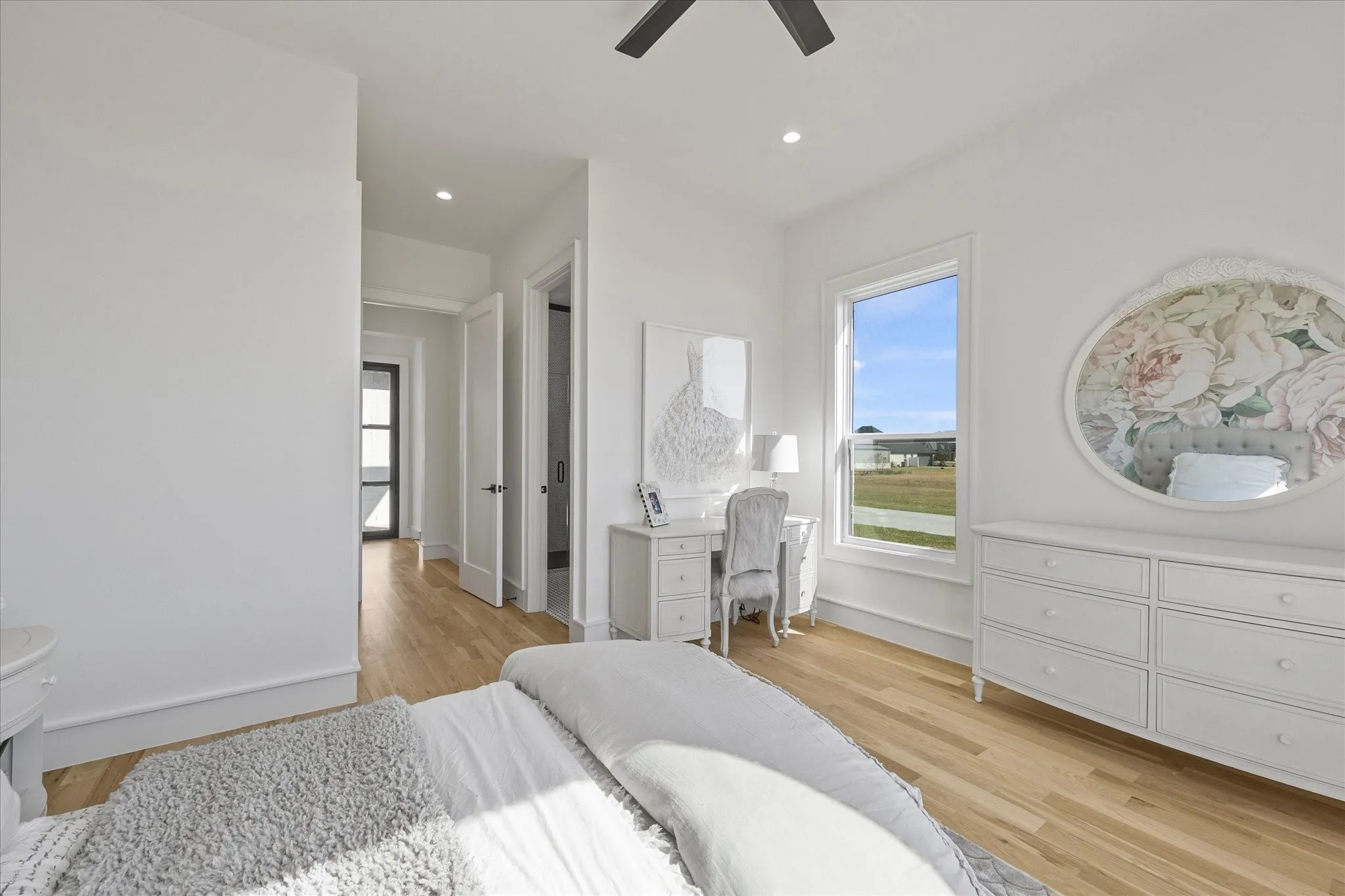Single Family Residence For Sale in Kaufman County , 1240 Deerfield Drive, Wills Point, Texas 75169, 5 Bedroom, 5 Bathroom, 2 Garage spaces, 4,590 Sqft, built in 2022, mls#21261849, Real Estate Agent in Wills Point, Homes For Sale in Kaufman county, Homes For Sale in Wills Point, Realtor in Wills Point Texas, Real Estate Brokerage Independent Realty Texas, Luminita Cordes Realtor
