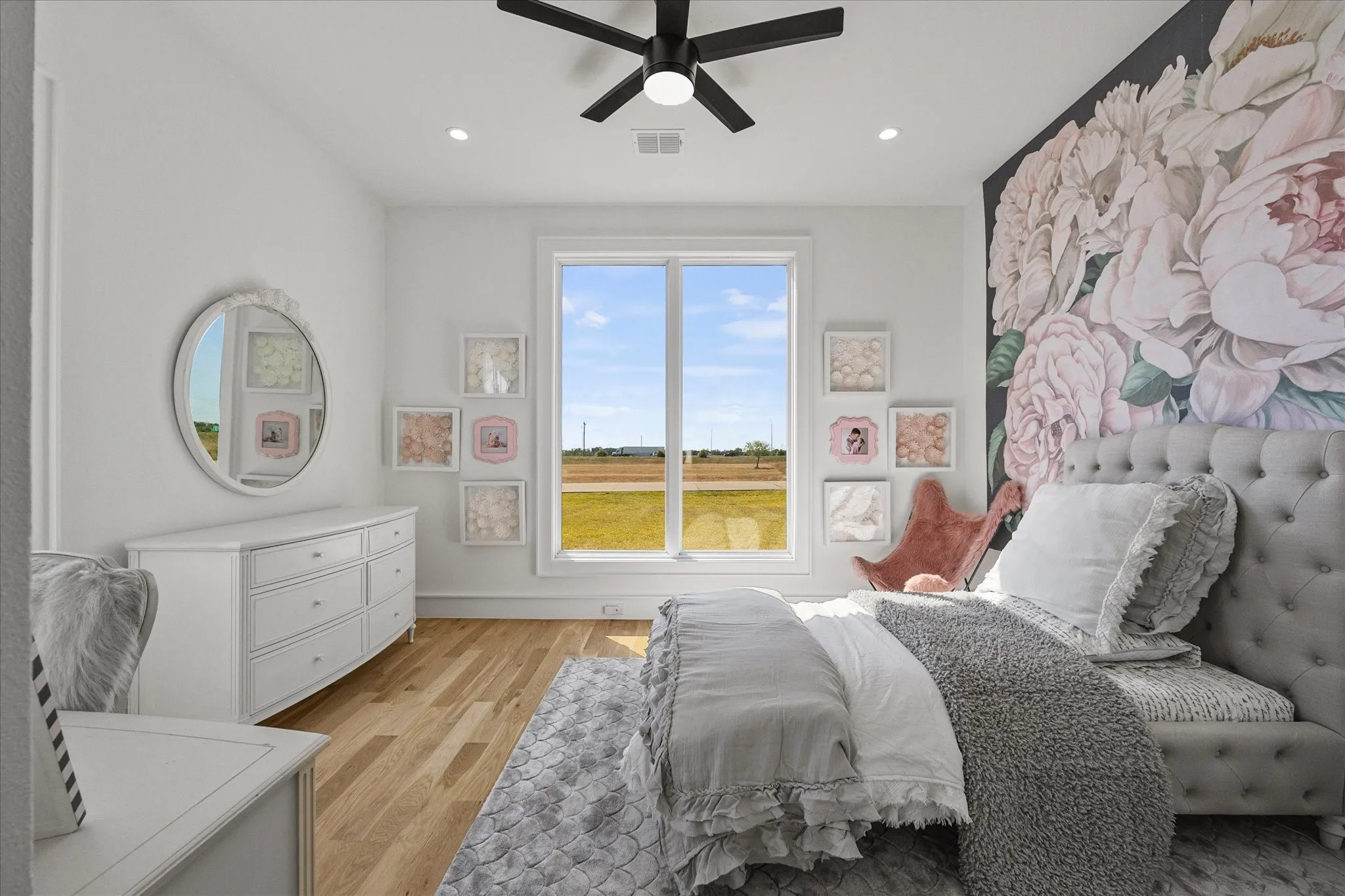 Single Family Residence For Sale in Kaufman County , 1240 Deerfield Drive, Wills Point, Texas 75169, 5 Bedroom, 5 Bathroom, 2 Garage spaces, 4,590 Sqft, built in 2022, mls#21261849, Real Estate Agent in Wills Point, Homes For Sale in Kaufman county, Homes For Sale in Wills Point, Realtor in Wills Point Texas, Real Estate Brokerage Independent Realty Texas, Luminita Cordes Realtor