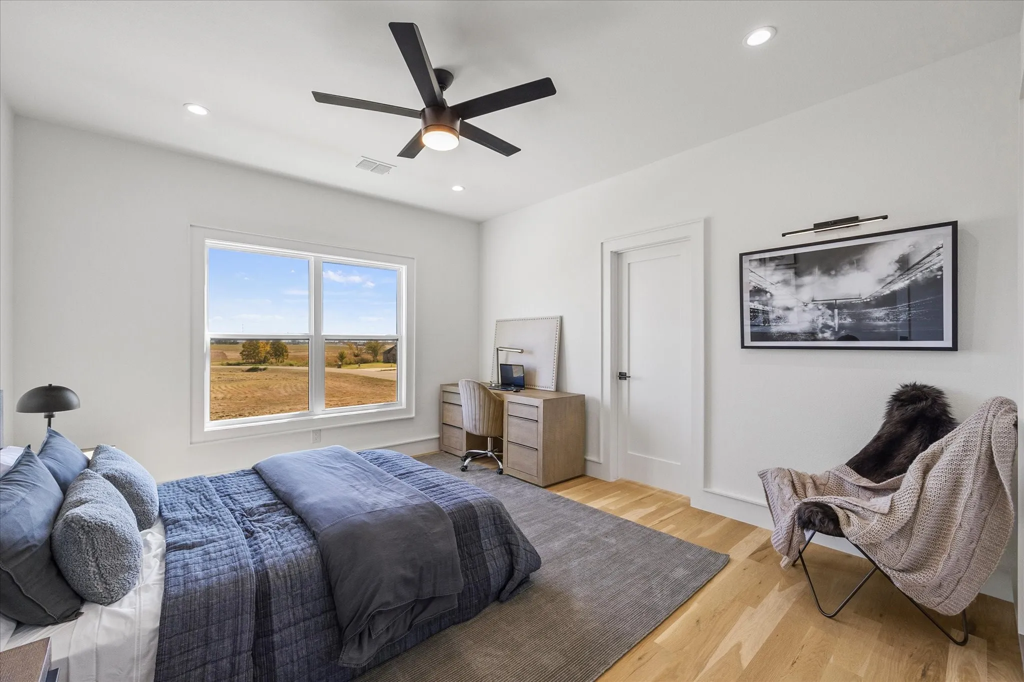 Single Family Residence For Sale in Kaufman County , 1240 Deerfield Drive, Wills Point, Texas 75169, 5 Bedroom, 5 Bathroom, 2 Garage spaces, 4,590 Sqft, built in 2022, mls#21261849, Real Estate Agent in Wills Point, Homes For Sale in Kaufman county, Homes For Sale in Wills Point, Realtor in Wills Point Texas, Real Estate Brokerage Independent Realty Texas, Luminita Cordes Realtor