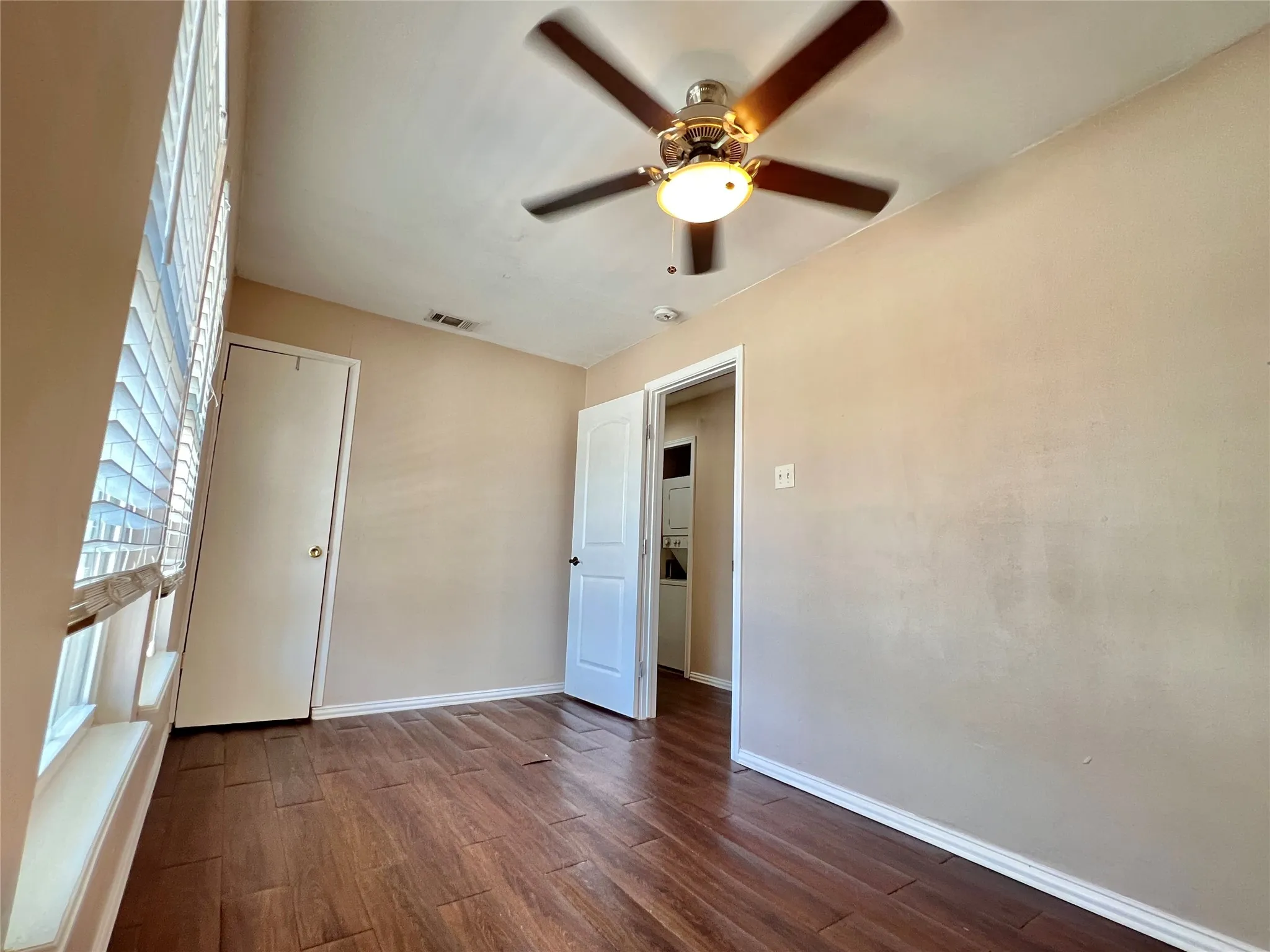 Apartment For Rent in Rockwall County , 509 S Fannin Street B, Rockwall, Texas 75087, 2 Bedroom, 1 Bathroom, Garage spaces, 995 Sqft, built in 1975, mls#21279379, Real Estate Agent in Rockwall, Homes For Rent in Rockwall county, Homes For Rent in Rockwall, Realtor in Rockwall Texas, Real Estate Brokerage Independent Realty Texas, Luminita Cordes Realtor