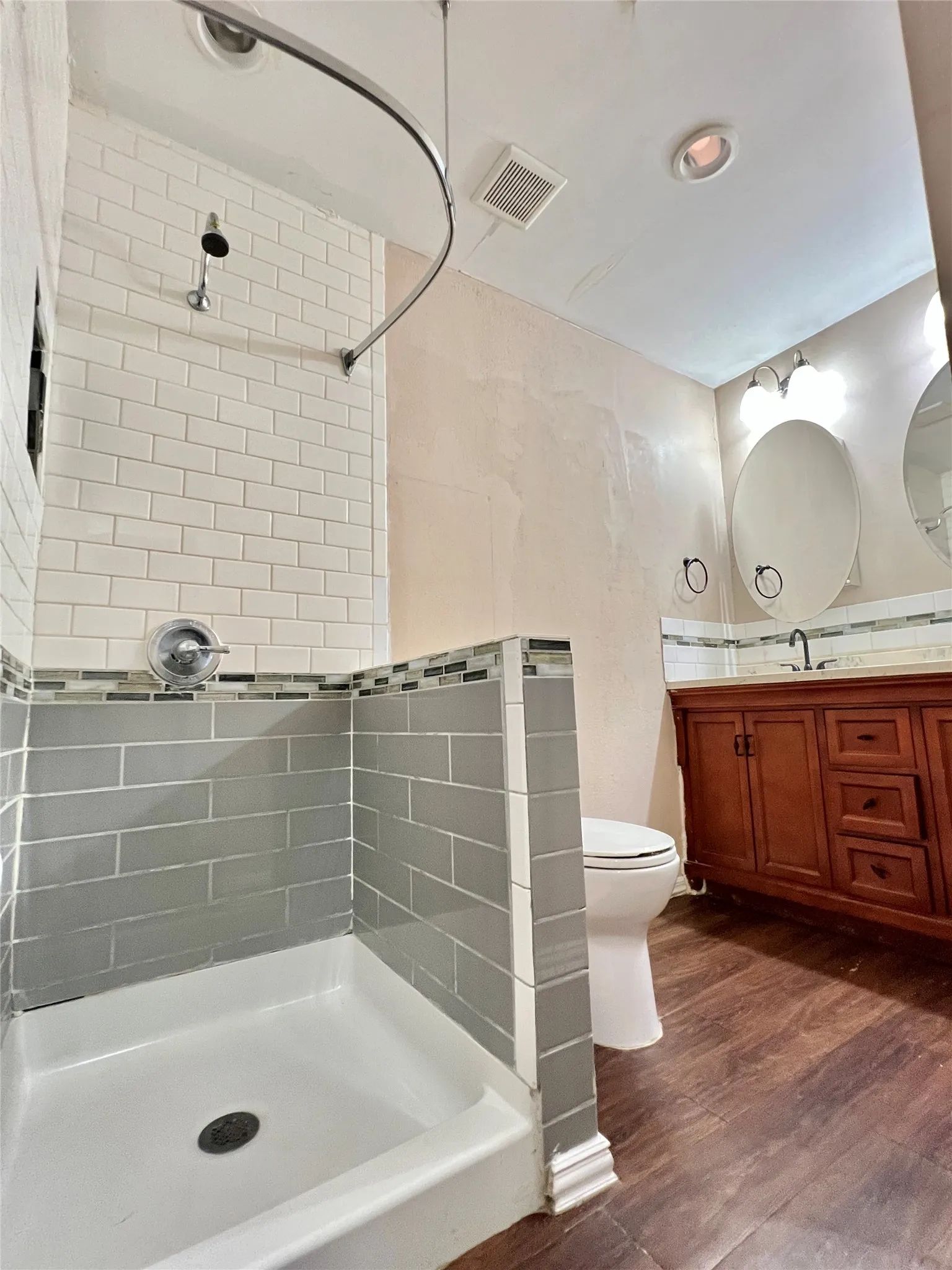 Apartment For Rent in Rockwall County , 509 S Fannin Street B, Rockwall, Texas 75087, 2 Bedroom, 1 Bathroom, Garage spaces, 995 Sqft, built in 1975, mls#21279379, Real Estate Agent in Rockwall, Homes For Rent in Rockwall county, Homes For Rent in Rockwall, Realtor in Rockwall Texas, Real Estate Brokerage Independent Realty Texas, Luminita Cordes Realtor