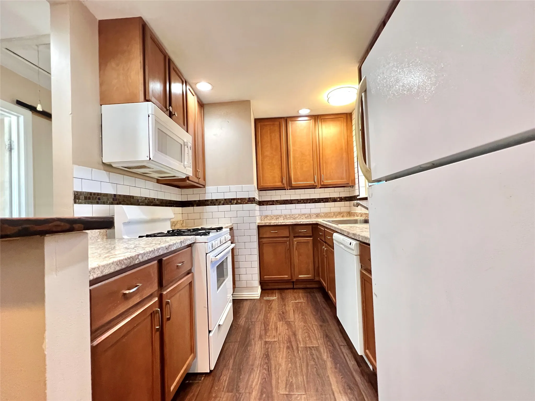 Apartment For Rent in Rockwall County , 509 S Fannin Street B, Rockwall, Texas 75087, 2 Bedroom, 1 Bathroom, Garage spaces, 995 Sqft, built in 1975, mls#21279379, Real Estate Agent in Rockwall, Homes For Rent in Rockwall county, Homes For Rent in Rockwall, Realtor in Rockwall Texas, Real Estate Brokerage Independent Realty Texas, Luminita Cordes Realtor
