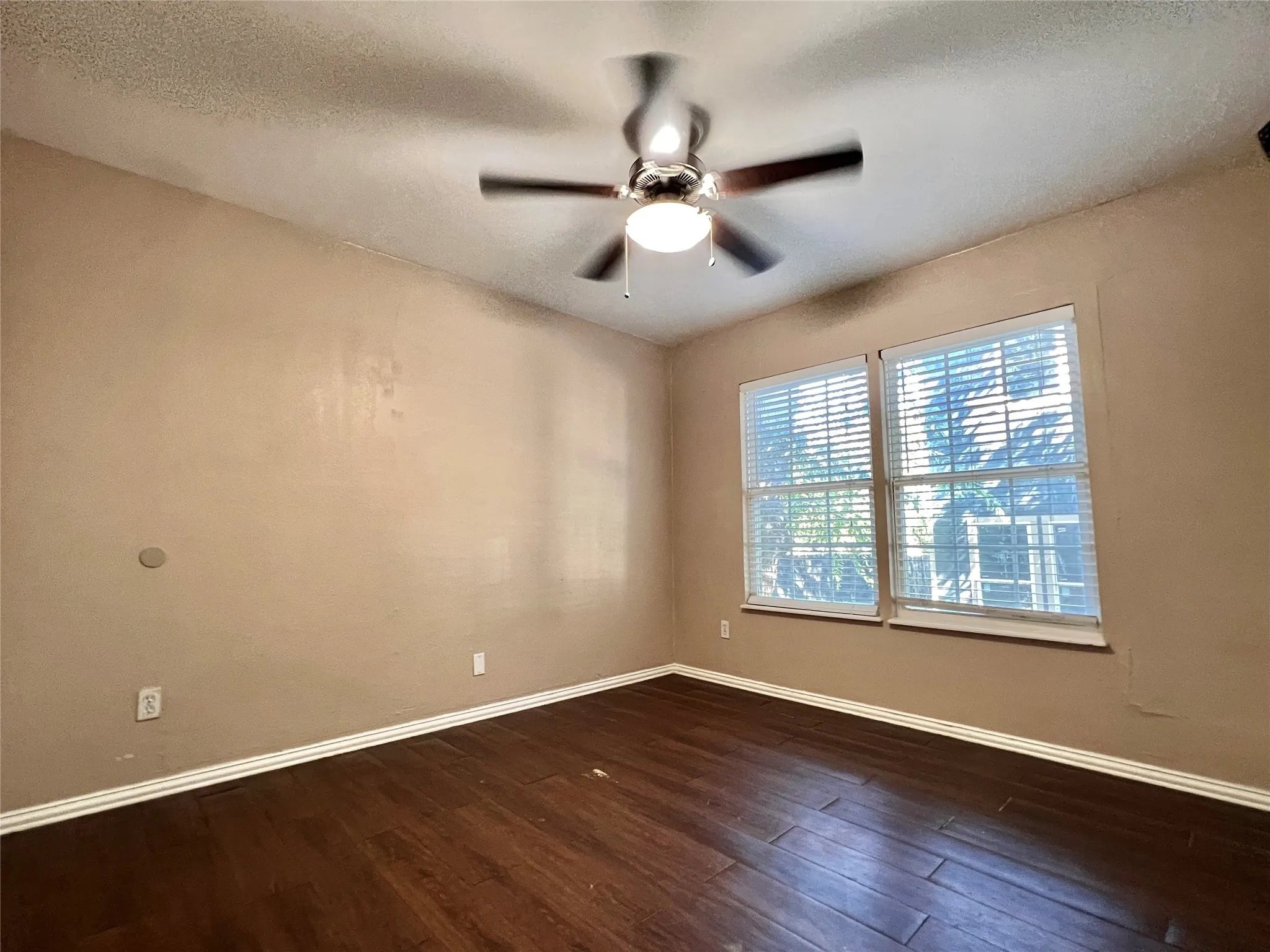 Apartment For Rent in Rockwall County , 509 S Fannin Street B, Rockwall, Texas 75087, 2 Bedroom, 1 Bathroom, Garage spaces, 995 Sqft, built in 1975, mls#21279379, Real Estate Agent in Rockwall, Homes For Rent in Rockwall county, Homes For Rent in Rockwall, Realtor in Rockwall Texas, Real Estate Brokerage Independent Realty Texas, Luminita Cordes Realtor