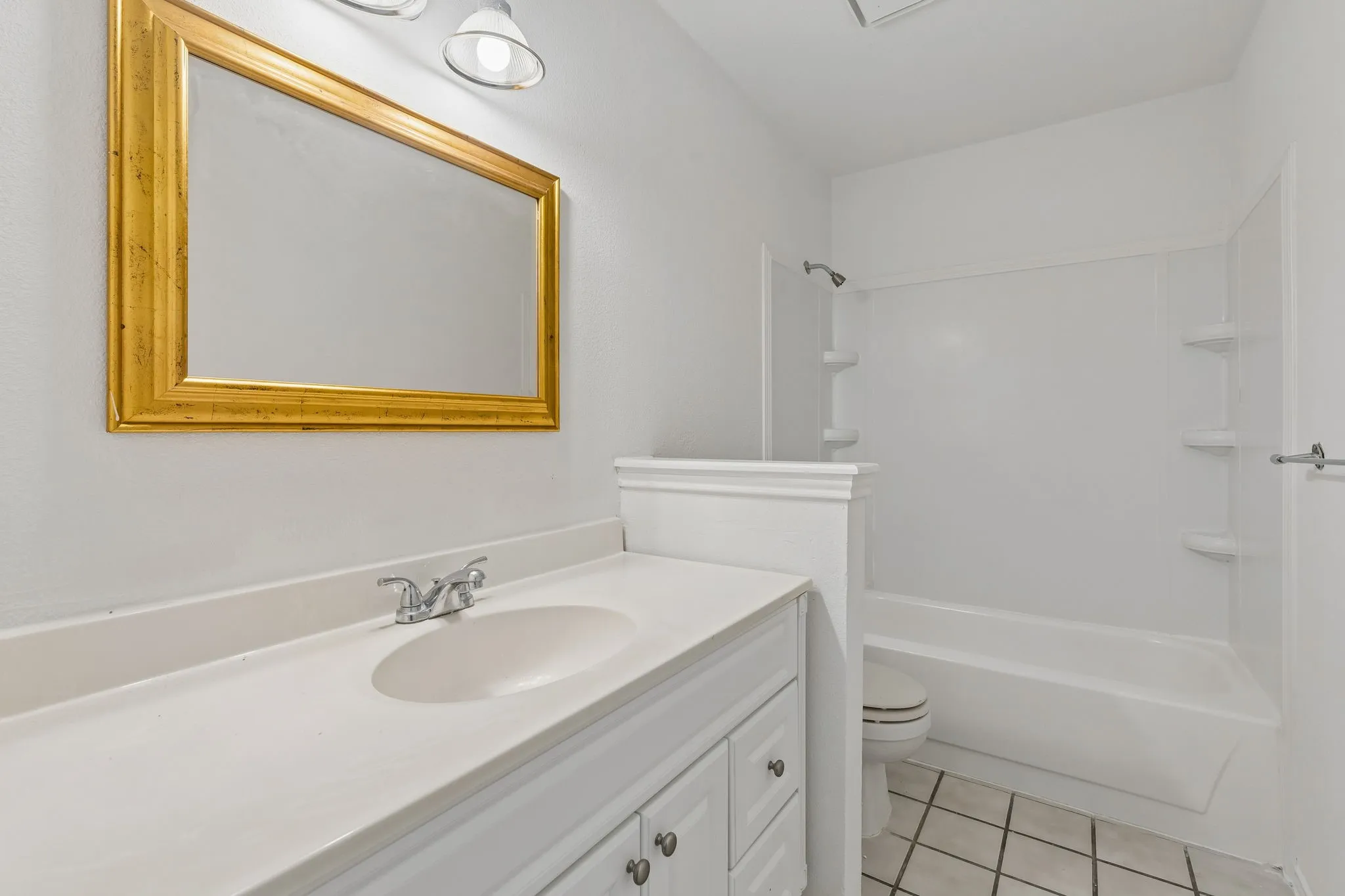 Single Family Residence For Sale in Tarrant County , 502 Parsley Lane, Euless, Texas 76039, 3 Bedroom, 2 Bathroom, 2 Garage spaces, 1,506 Sqft, built in 1984, mls#21277500, Real Estate Agent in Euless, Homes For Sale in Tarrant county, Homes For Sale in Euless, Realtor in Euless Texas, Real Estate Brokerage Independent Realty Texas, Luminita Cordes Realtor