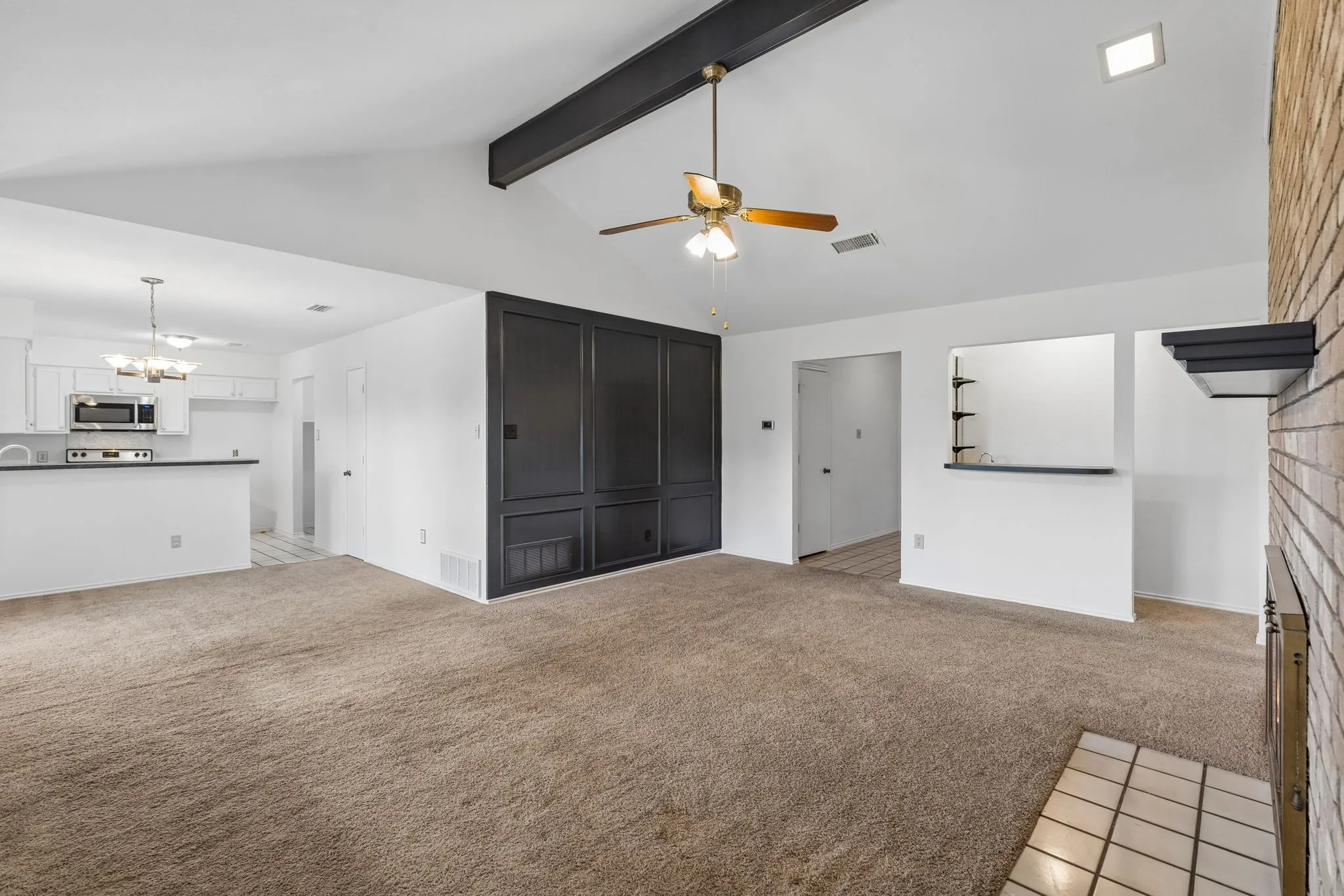 Single Family Residence For Sale in Tarrant County , 502 Parsley Lane, Euless, Texas 76039, 3 Bedroom, 2 Bathroom, 2 Garage spaces, 1,506 Sqft, built in 1984, mls#21277500, Real Estate Agent in Euless, Homes For Sale in Tarrant county, Homes For Sale in Euless, Realtor in Euless Texas, Real Estate Brokerage Independent Realty Texas, Luminita Cordes Realtor