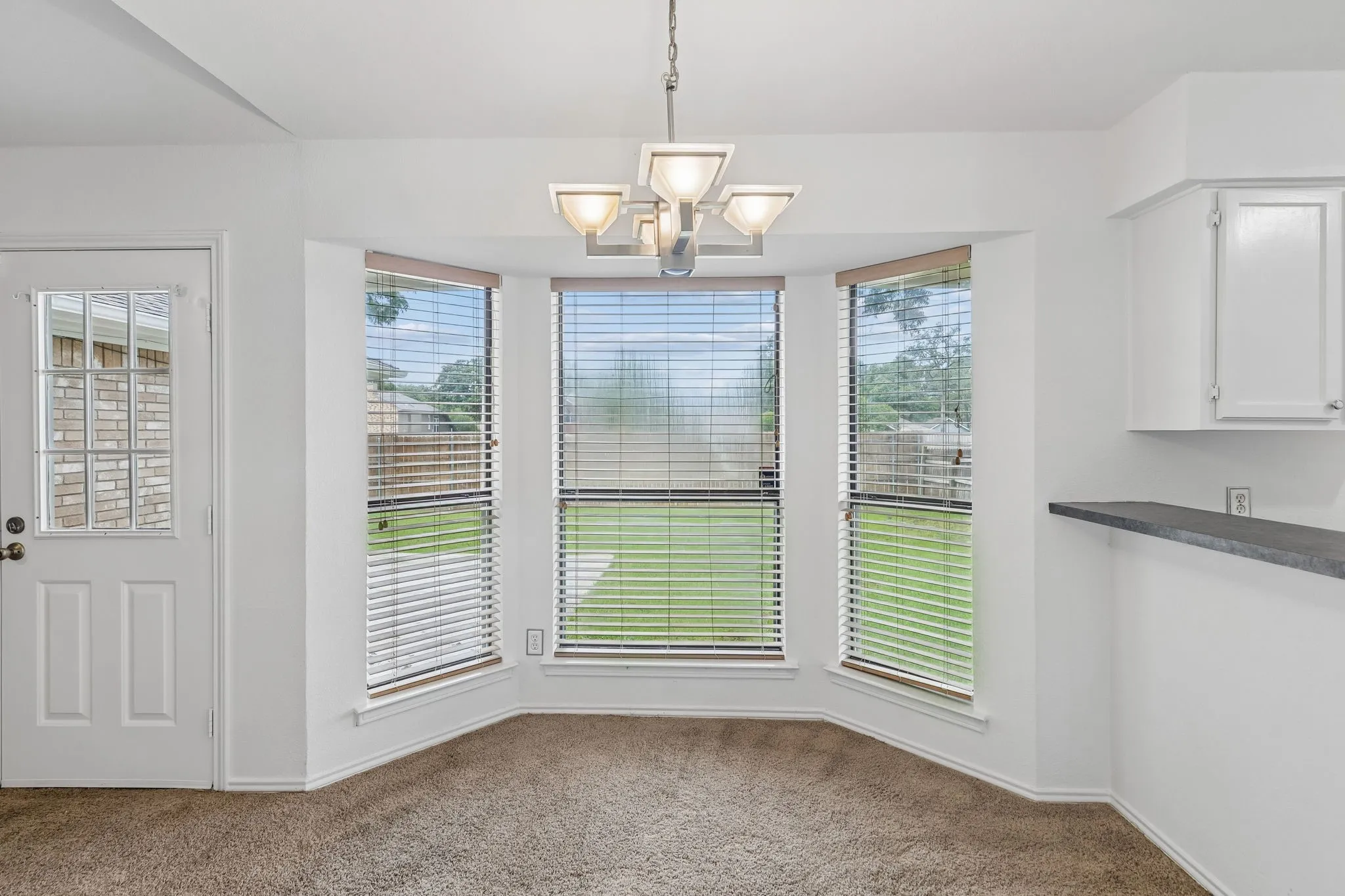 Single Family Residence For Sale in Tarrant County , 502 Parsley Lane, Euless, Texas 76039, 3 Bedroom, 2 Bathroom, 2 Garage spaces, 1,506 Sqft, built in 1984, mls#21277500, Real Estate Agent in Euless, Homes For Sale in Tarrant county, Homes For Sale in Euless, Realtor in Euless Texas, Real Estate Brokerage Independent Realty Texas, Luminita Cordes Realtor